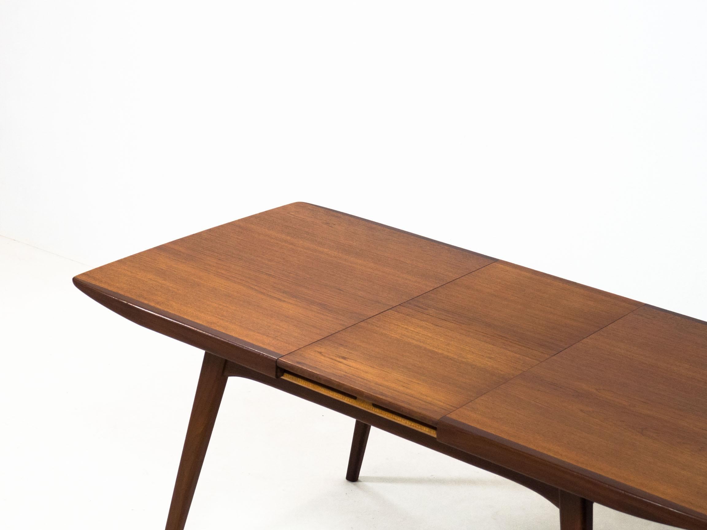 Wébé model ‘Milaan’ teak dining table – Louis van Teeffelen In Good Condition In Heerhugowaard, NL