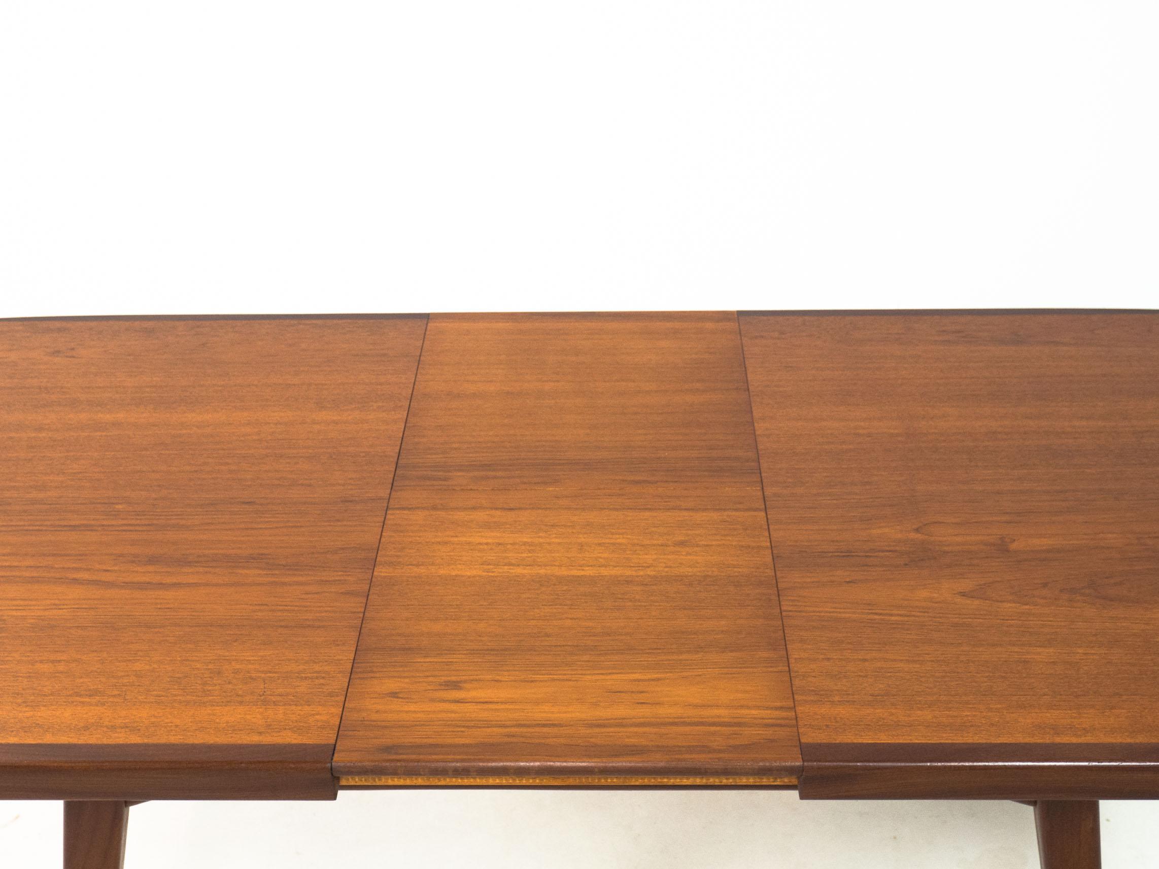 20th Century Wébé model ‘Milaan’ teak dining table – Louis van Teeffelen For Sale