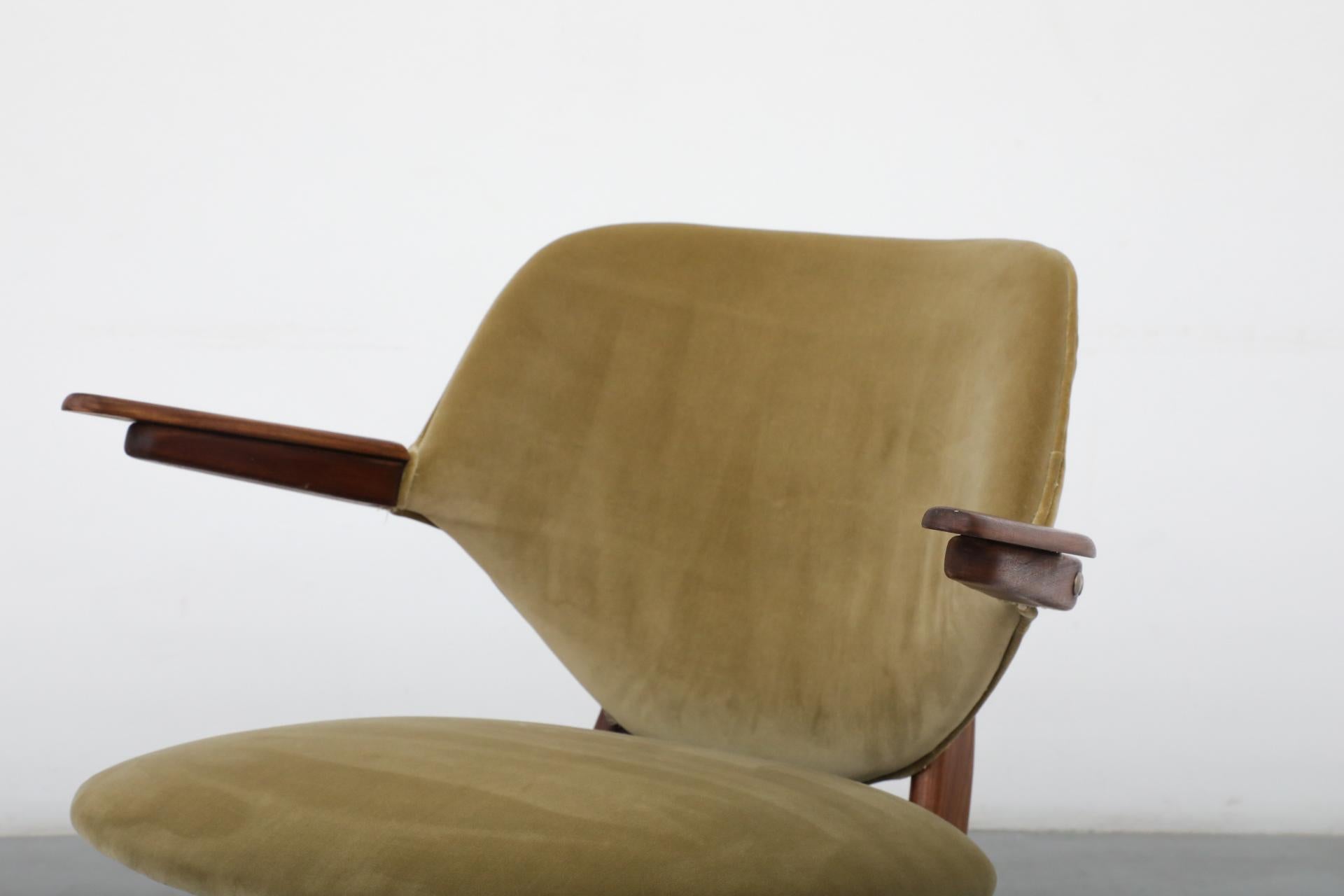 Chaise pélican Webe de Louis Van Teeffelen avec nouveau tissu d'ameublement en velours vert 5