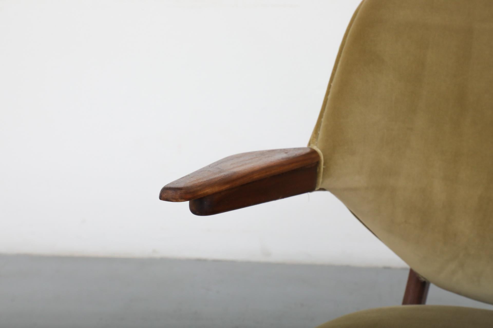 Chaise pélican Webe de Louis Van Teeffelen avec nouveau tissu d'ameublement en velours vert 10