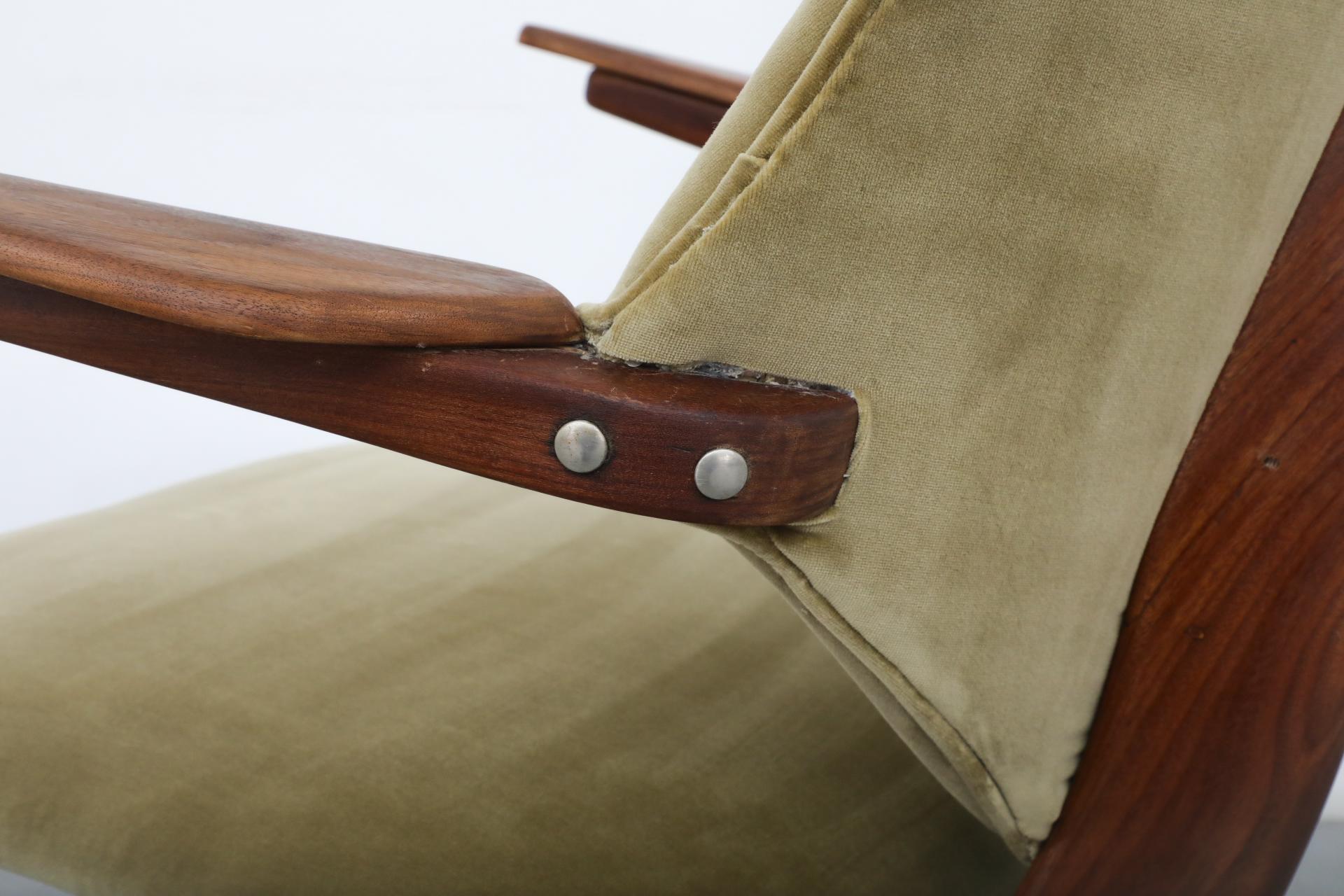 Chaise pélican Webe de Louis Van Teeffelen avec nouveau tissu d'ameublement en velours vert 12