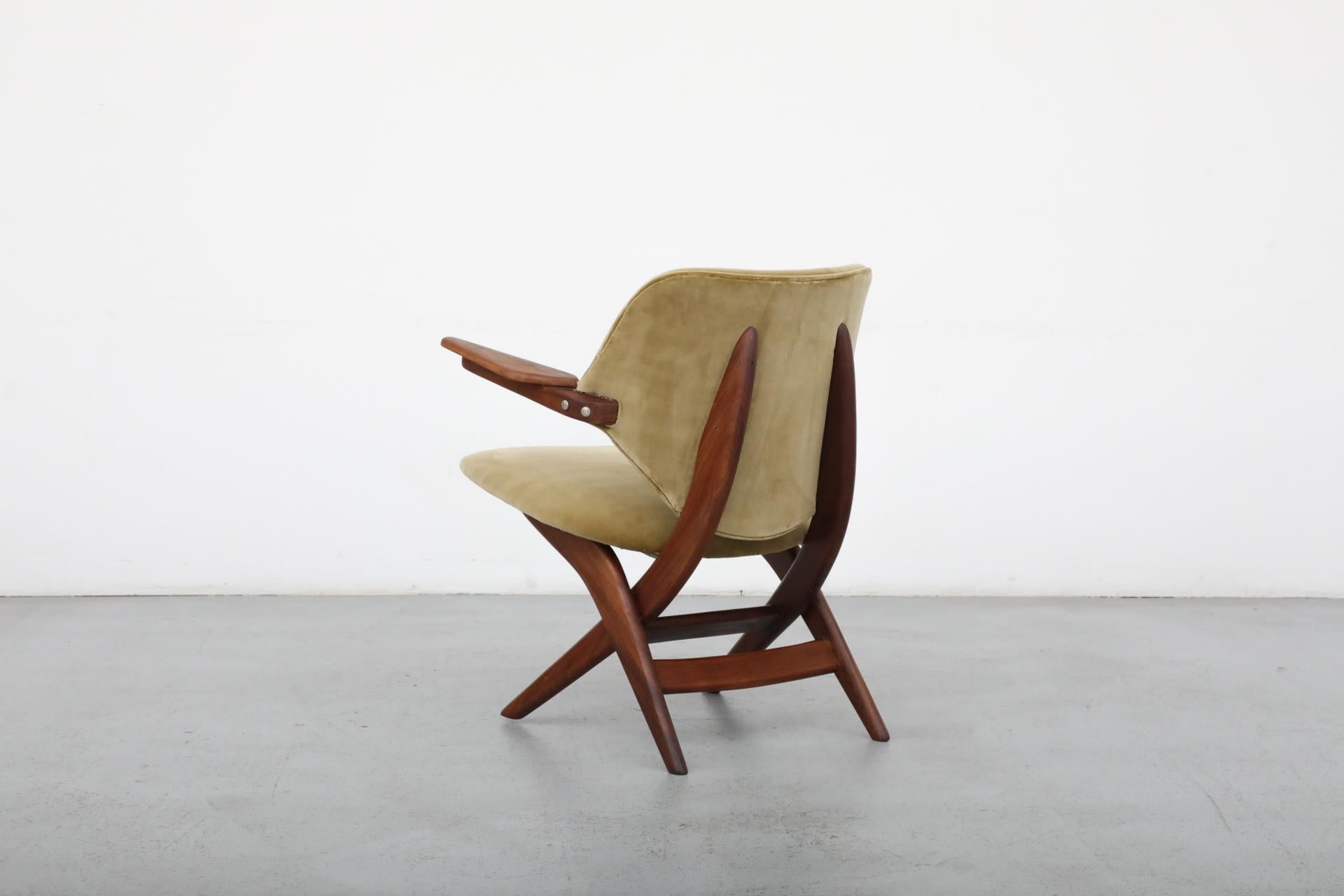 Néerlandais Chaise pélican Webe de Louis Van Teeffelen avec nouveau tissu d'ameublement en velours vert