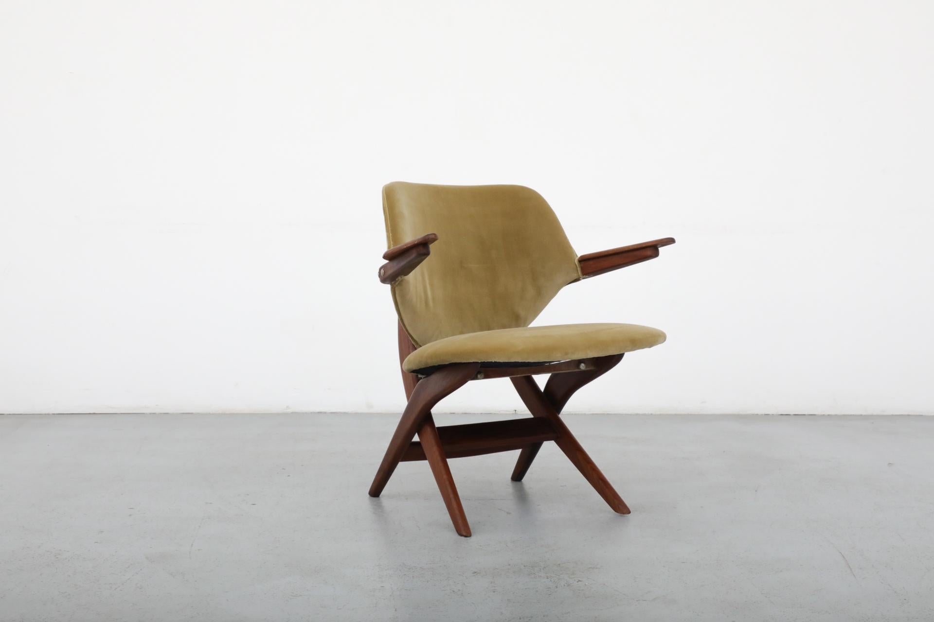 Chaise pélican Webe de Louis Van Teeffelen avec nouveau tissu d'ameublement en velours vert 1