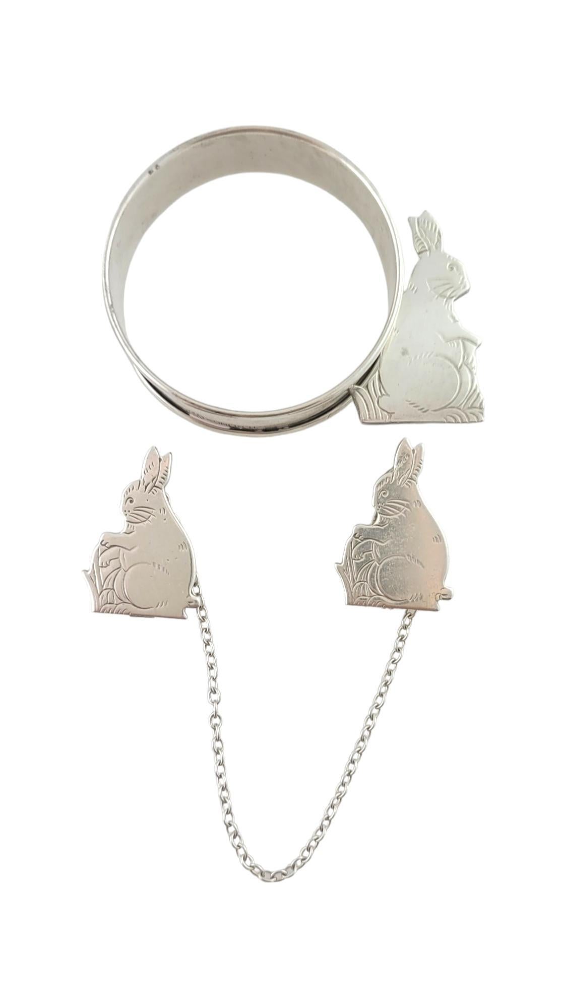 Webster Anatra e coniglietto in argento Sterling Anelli per tovaglioli e fermagli per bavaglini 4 pezzi

Questo adorabile set del designer Webster è composto da un fermaglio per bavaglino a forma di coniglietto che si abbina a un bellissimo