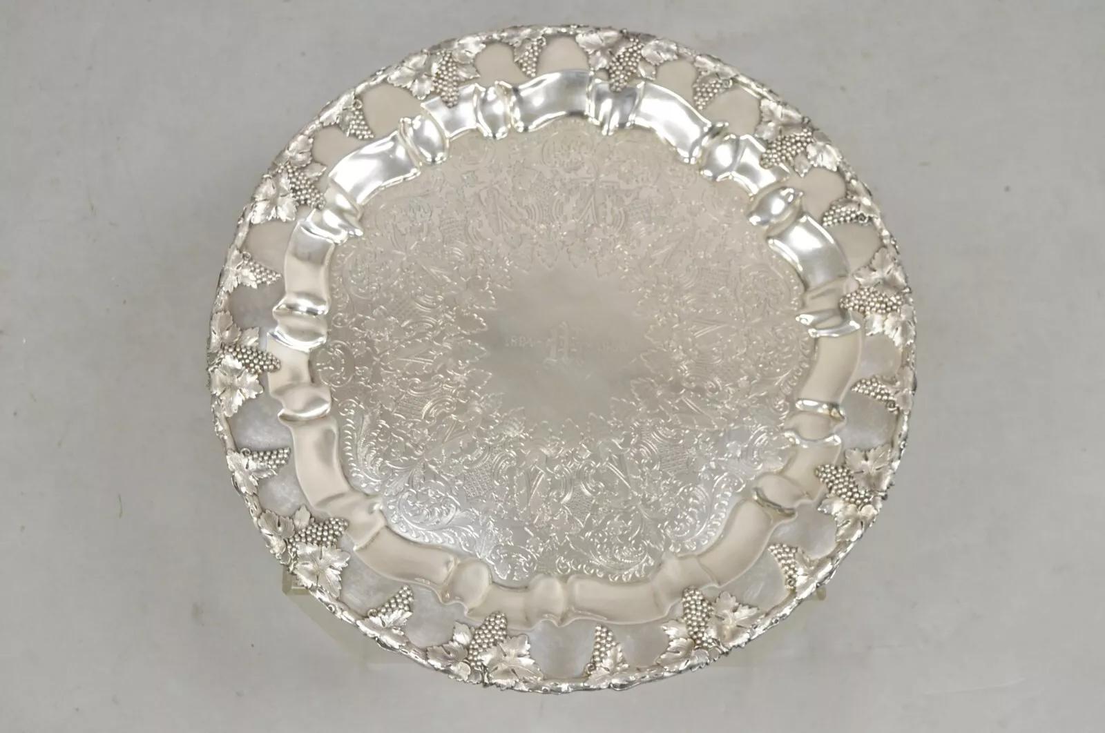 Ensemble à punchs Webster Wilcox International Grapevine Silver Plated - 14 pièces Bon état - En vente à Philadelphia, PA