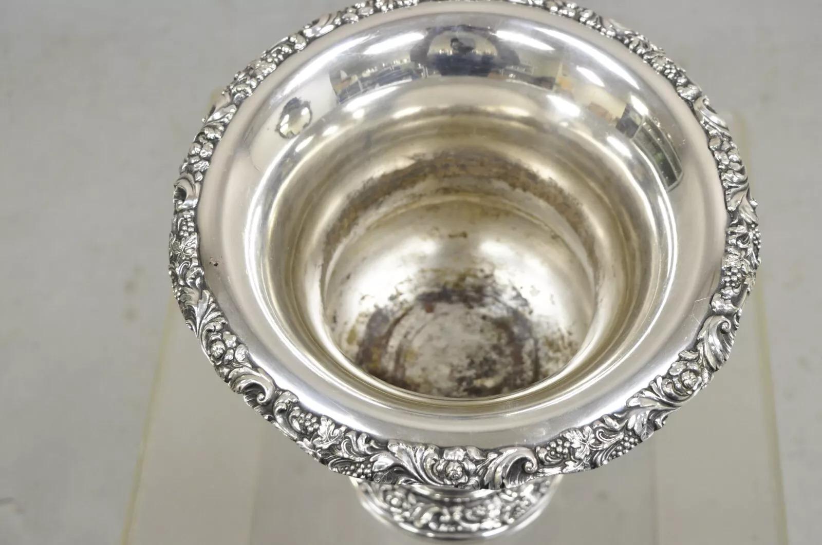 Webster Wilcox International Silver Co Silver Plate Trophy Cup Champagne Chiller In Good Condition For Sale In Philadelphia, PA