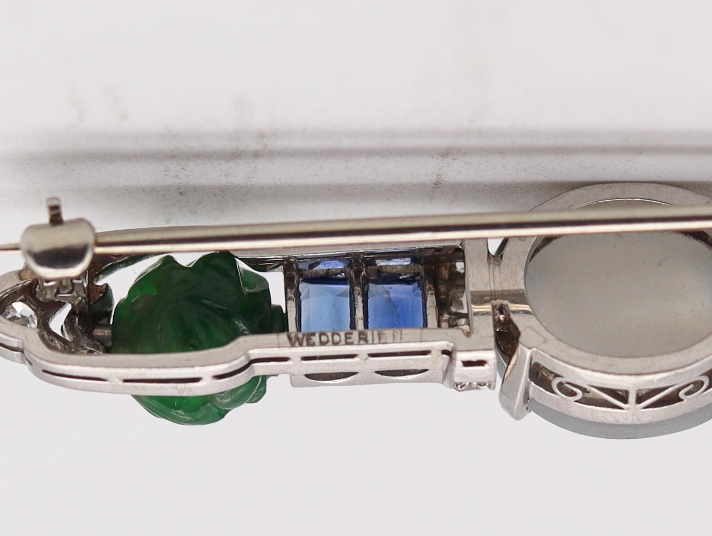 Wedderien 1928 Art Deco Carved Jade Clip Platinum 12.51 Cts Diamonds & Sapphires In Excellent Condition For Sale In Miami, FL