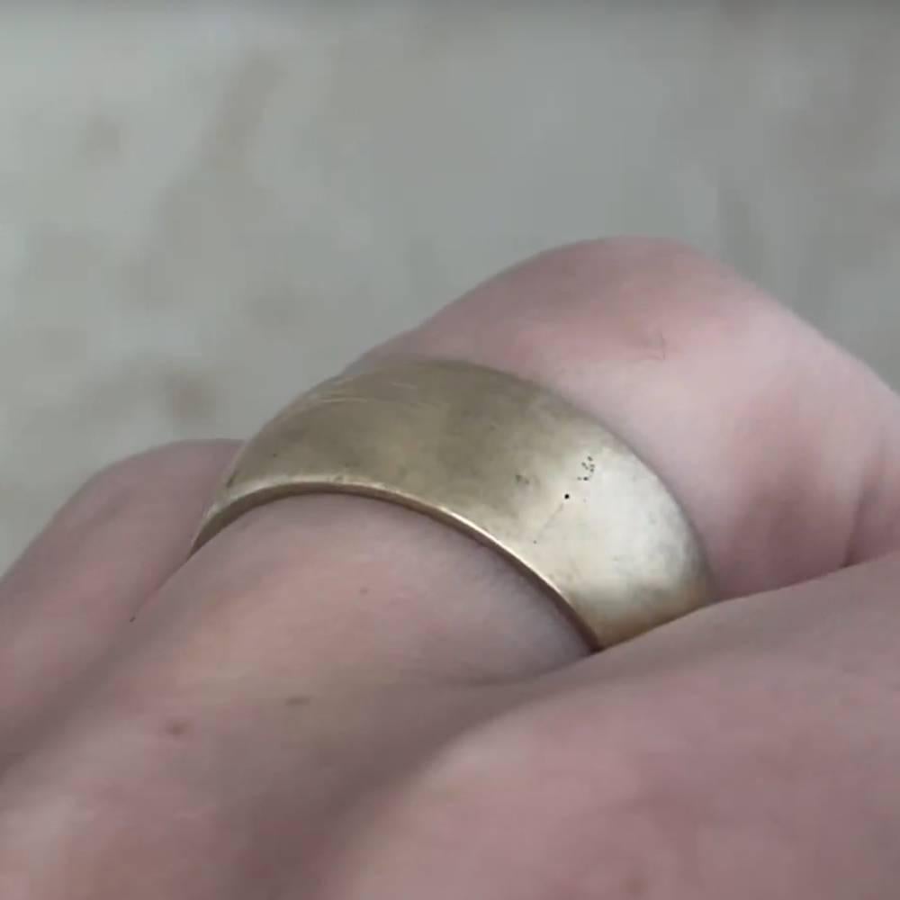 Wedding Band, 14k Yellow Gold In Excellent Condition For Sale In New York, NY