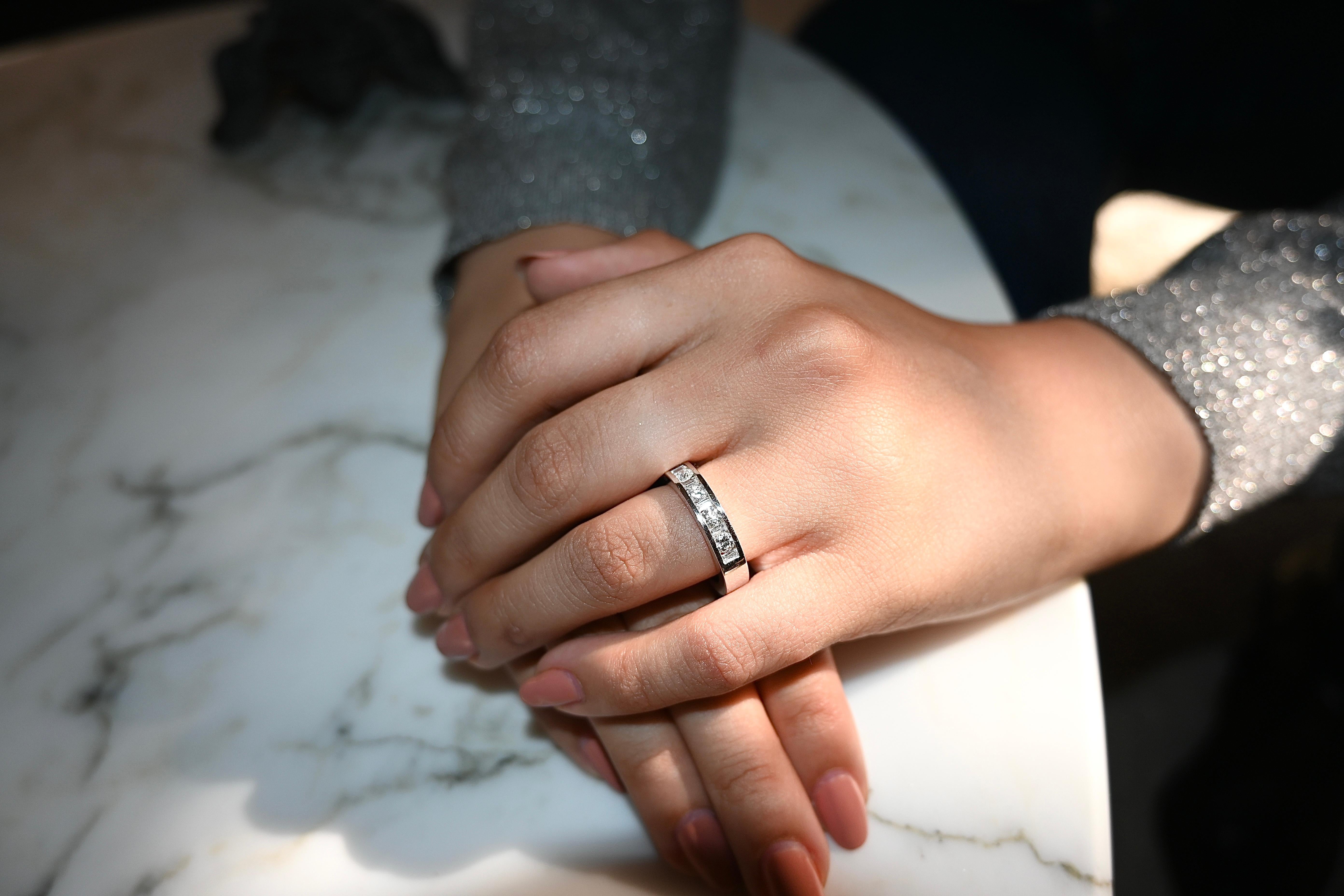 Wedding Band  18 Karat White Gold 1 Karat Diamonds In Excellent Condition For Sale In Vannes, FR
