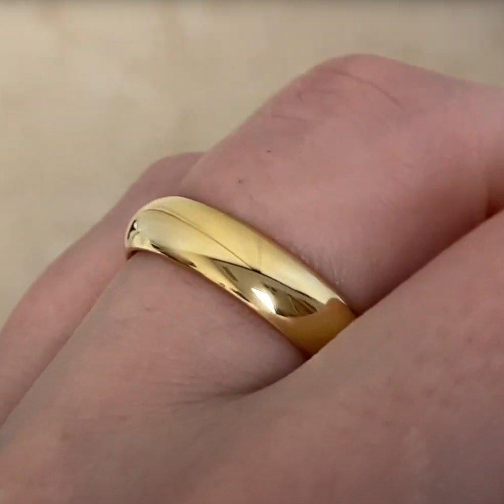Wedding Band, 18K Yellow Gold In Excellent Condition For Sale In New York, NY