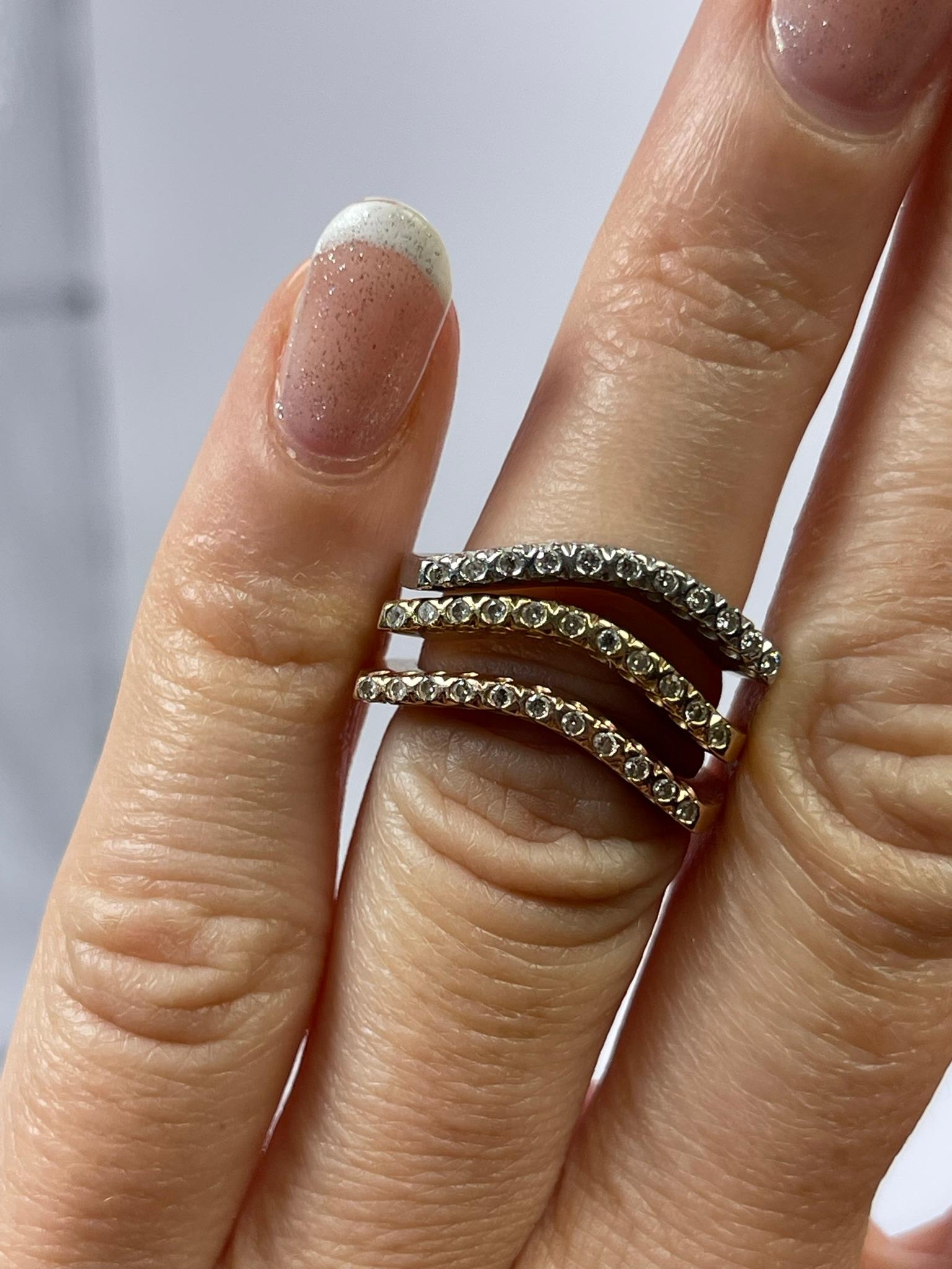 Bague d'alliance en diamant trois anneaux dans une seule bague Movabale en vente 1
