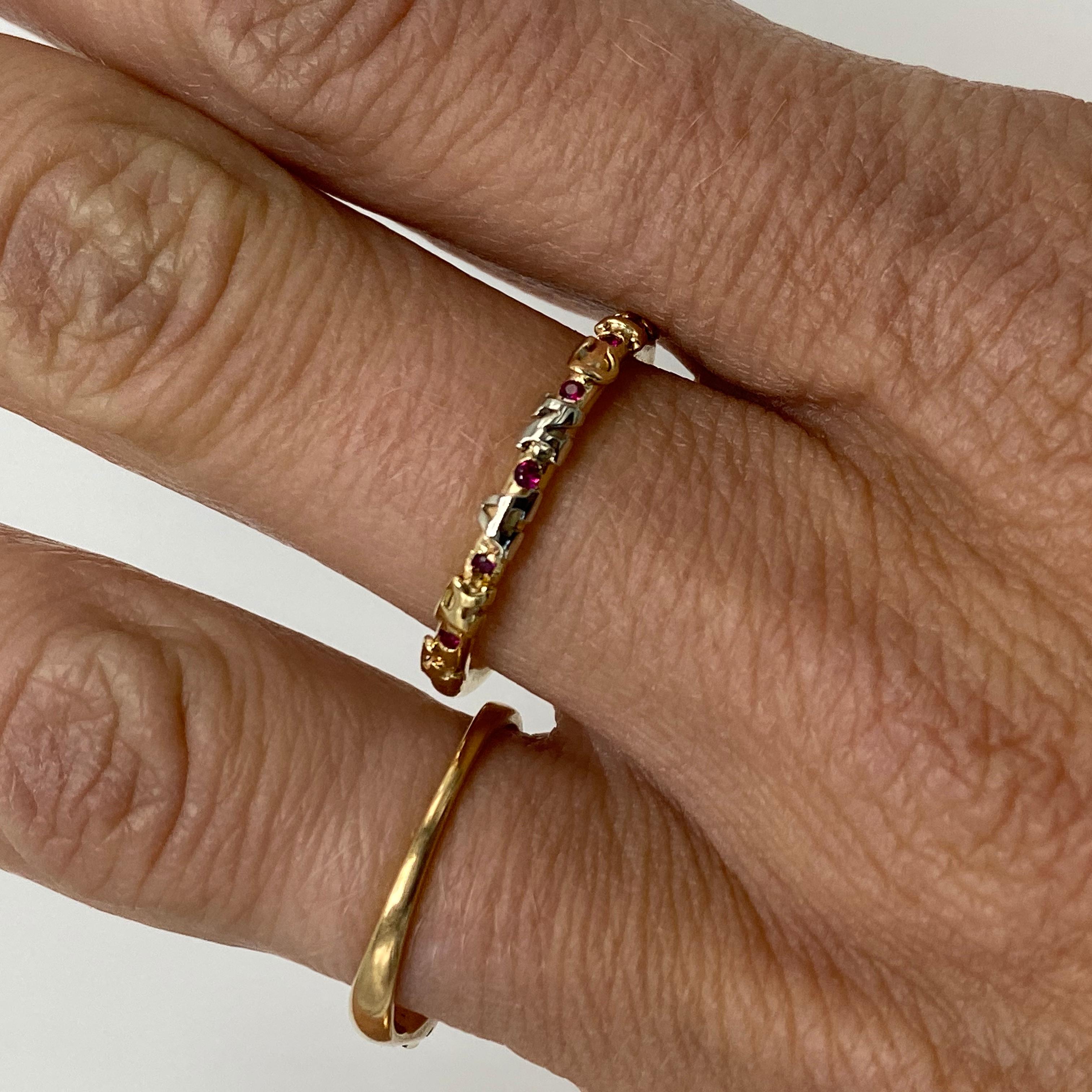 Ehering Verlobungsring, Name Gold Rubin Diamant Smaragd im Zustand „Neu“ im Angebot in Los Angeles, CA