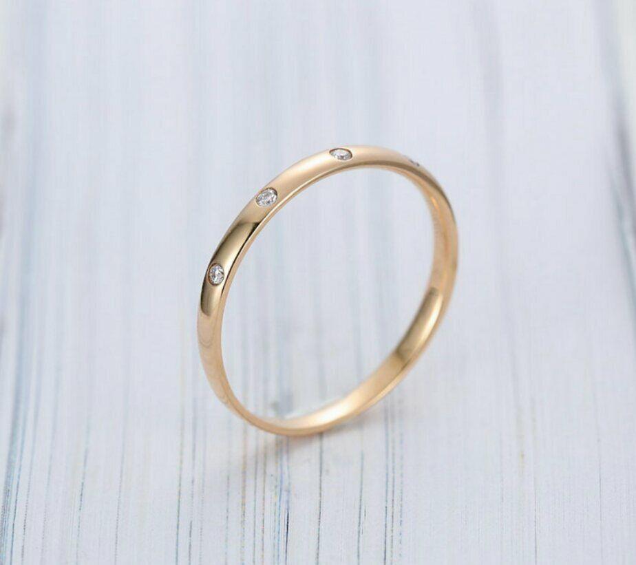 Women's Half Eternity Round Cut Diamond Band Ring in 14K Yellow Gold For Sale