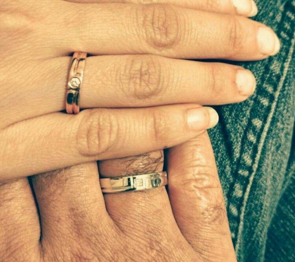 Wedding Band Set 14k Solid Gold Diamond Couple Ring In New Condition For Sale In Chicago, IL