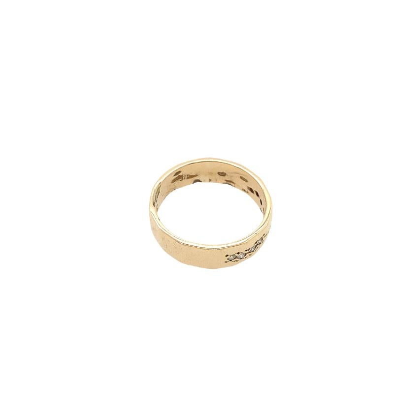 Round Cut Wedding Band Set with 8 Round Diamonds 0.08ct in 9ct Yellow Gold For Sale