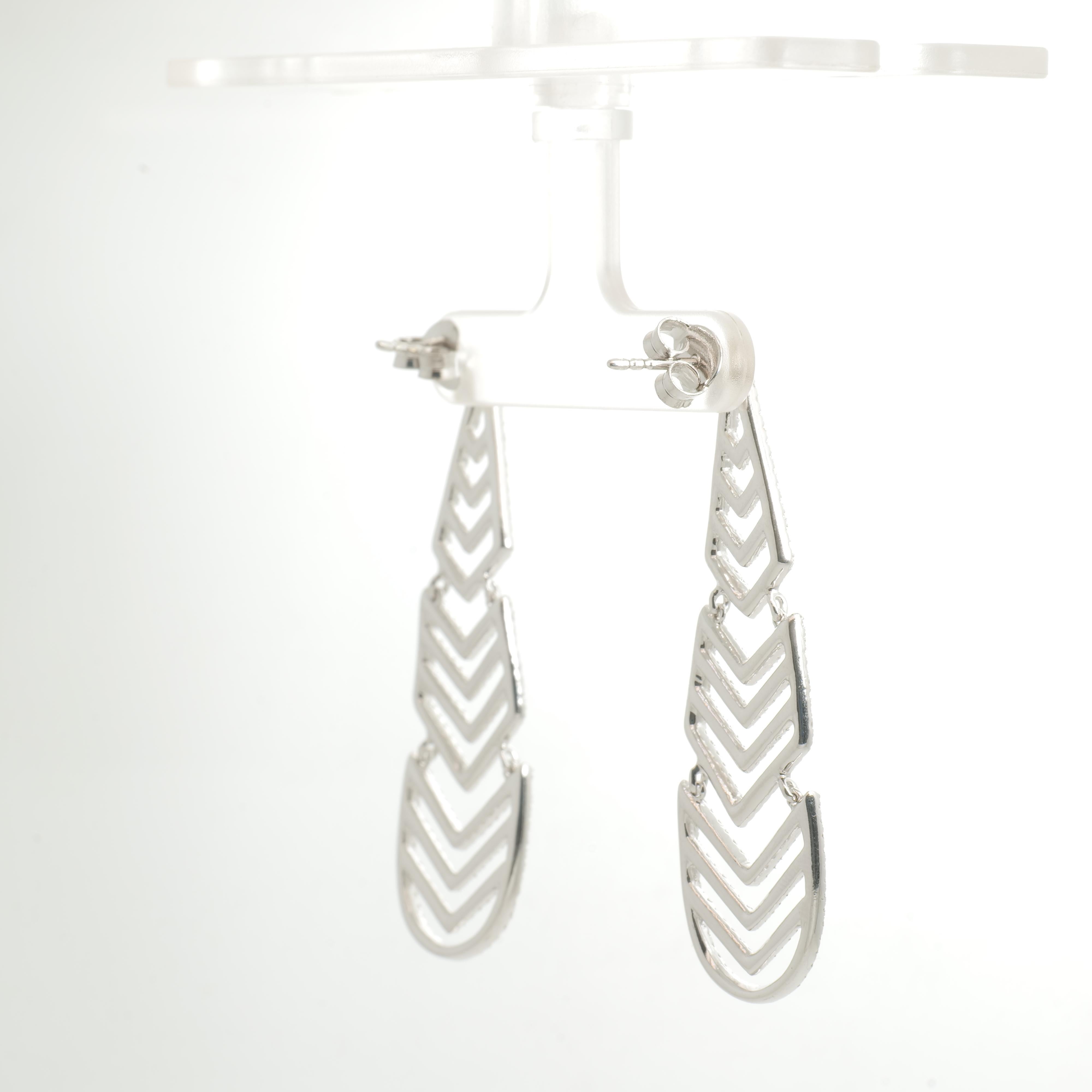 Pendientes colgantes de diamantes en forma de araña de oro macizo de 14k (certificados) en venta 2
