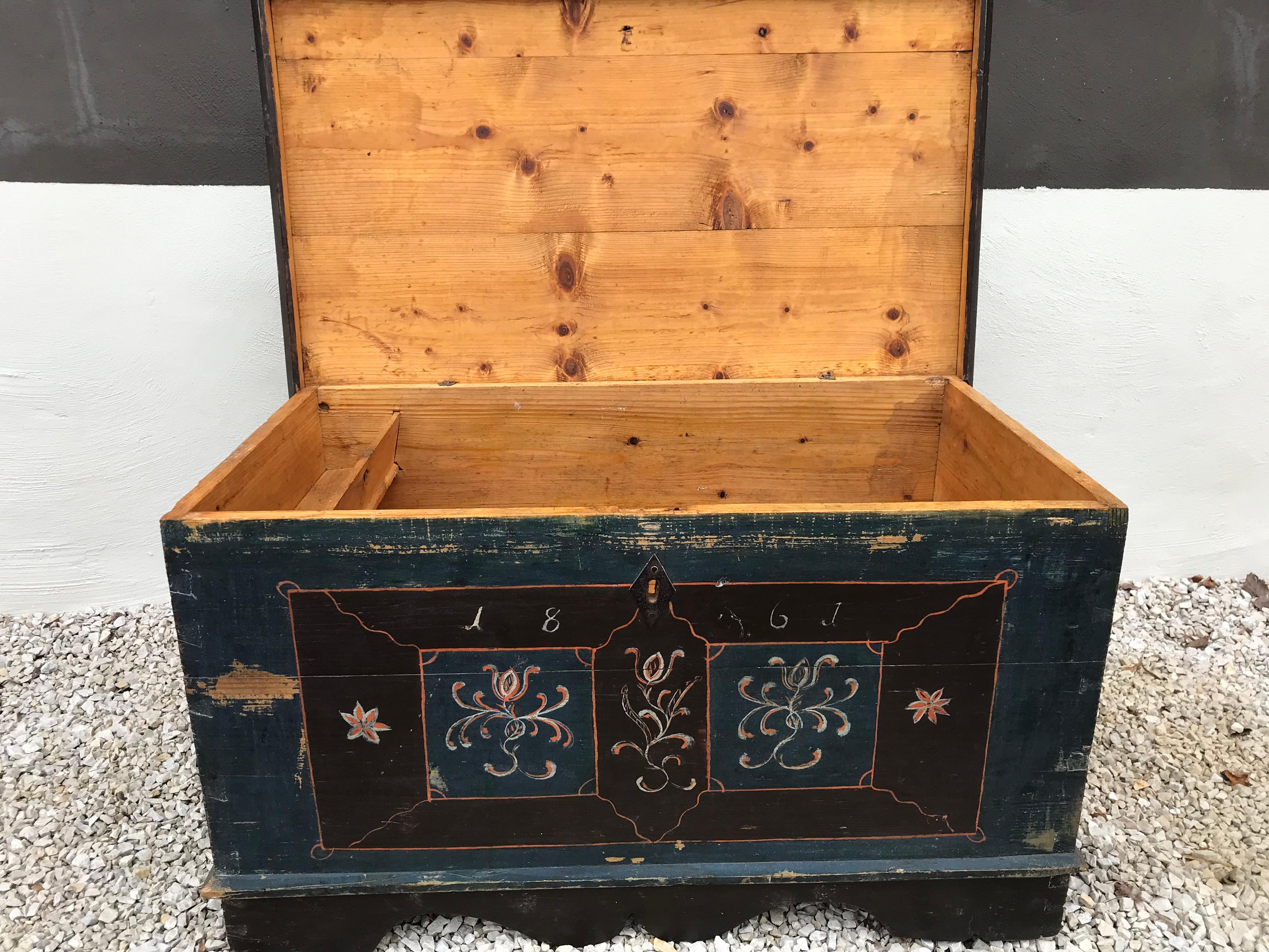 This painted chest comes from Slovakia,
year 1861.