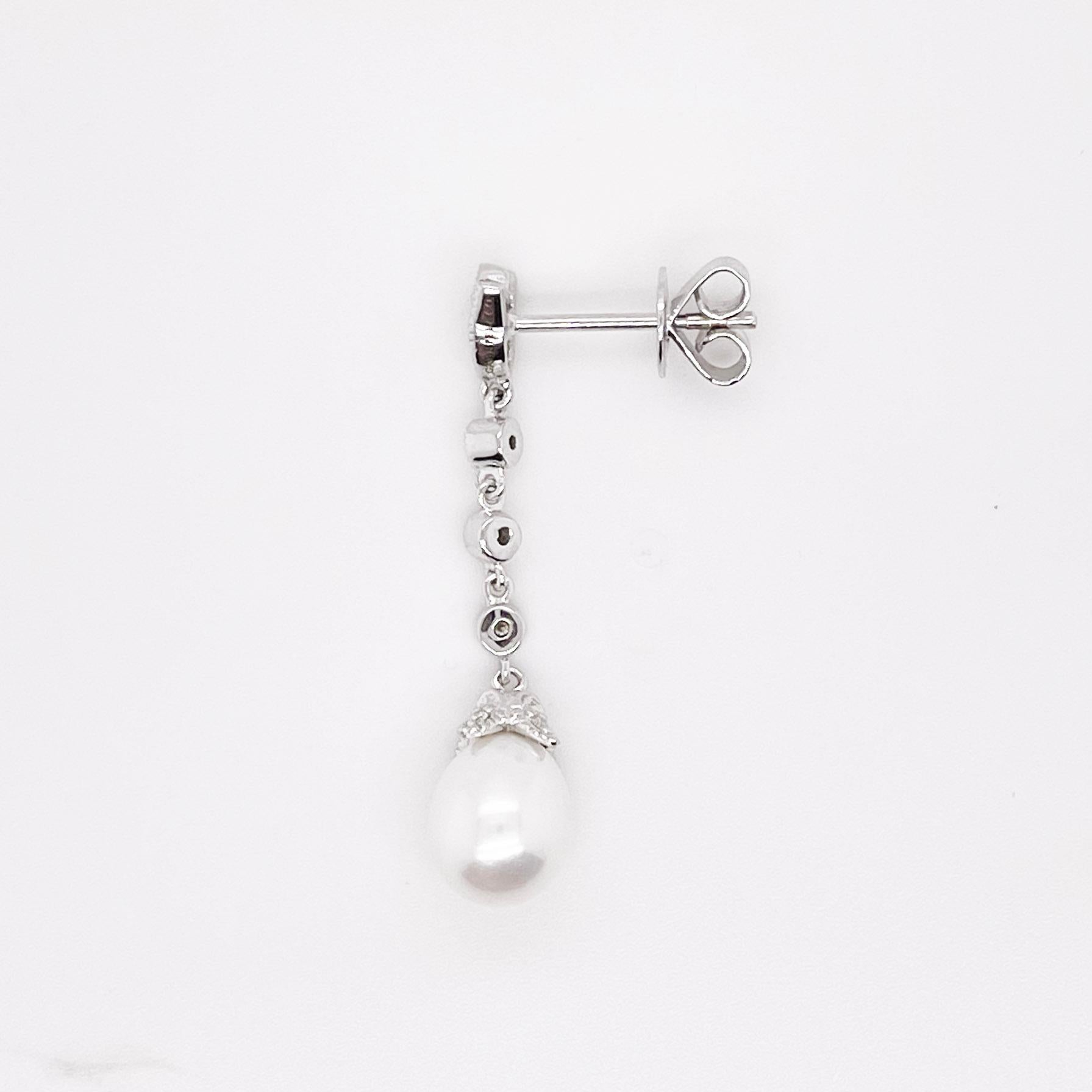 These stunning pearl earrings are the perfect wedding day look or for a formal outfit! The simple elegance of the diamonds and drop pearl scream the perfect wedding day accessory or dressy look!
The details for these gorgeous earrings are listed