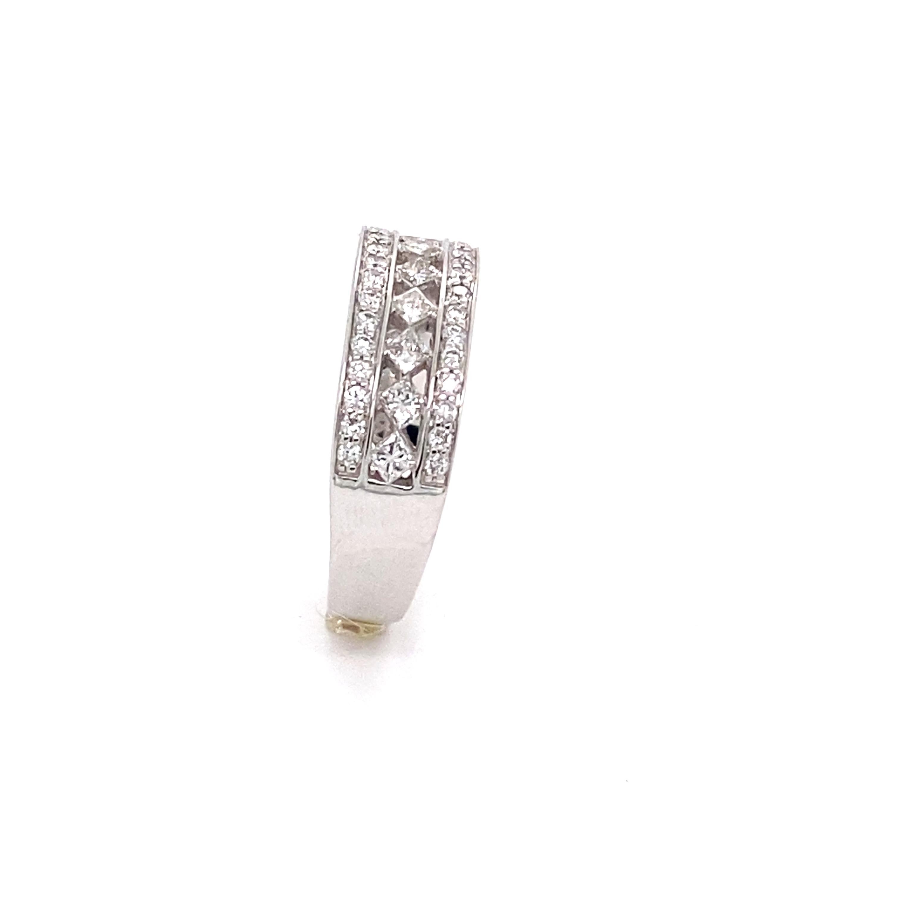 Brilliant Cut Wedding Ring Brilliant Diamonds 0.88 Carat White Gold 18 Karat For Sale