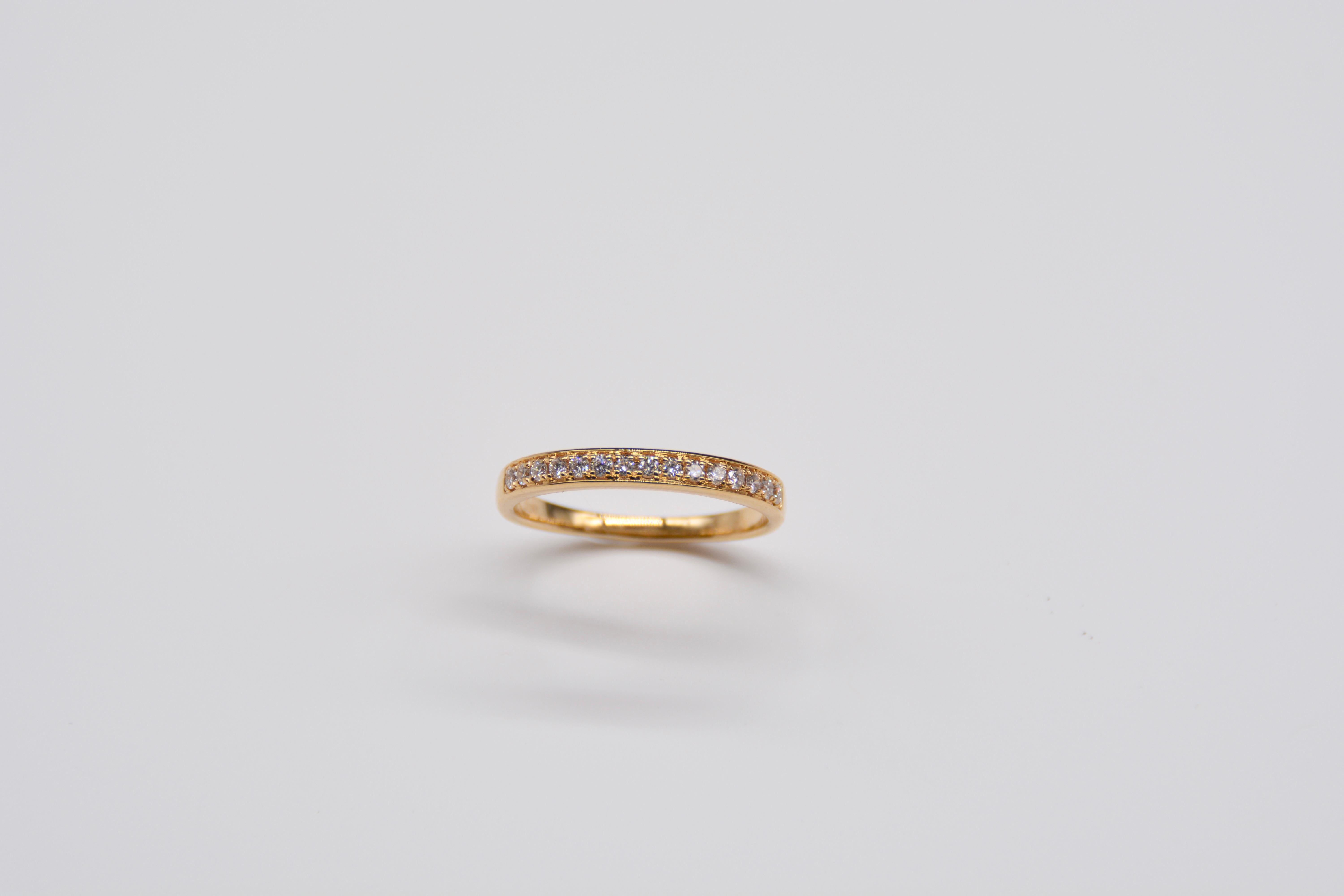 Wedding Ring Diamonds Yellow Gold For Sale 4