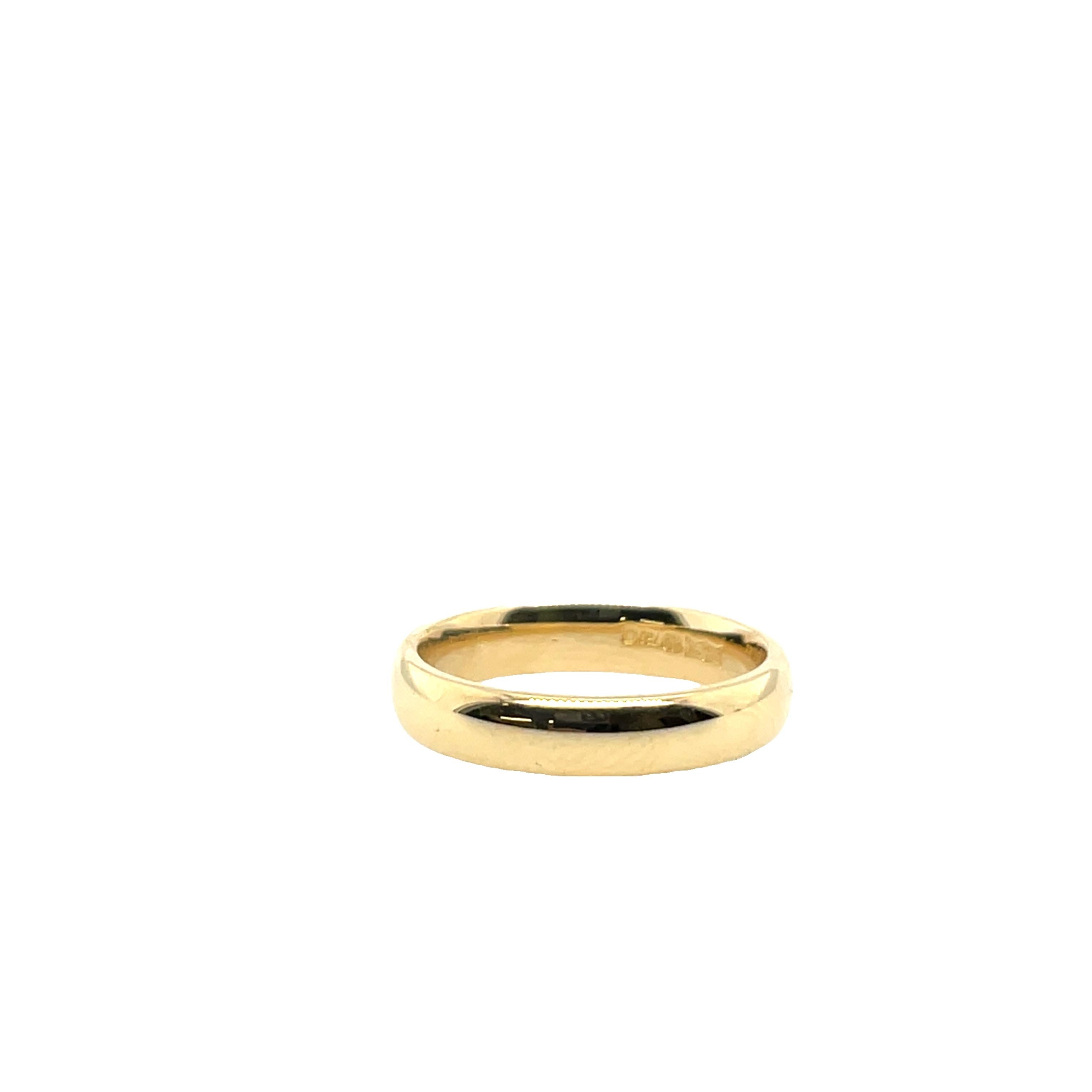 Anneau de mariage en or jaune 18ct 3.8mm en forme de cour  4.89g Unisexe en vente