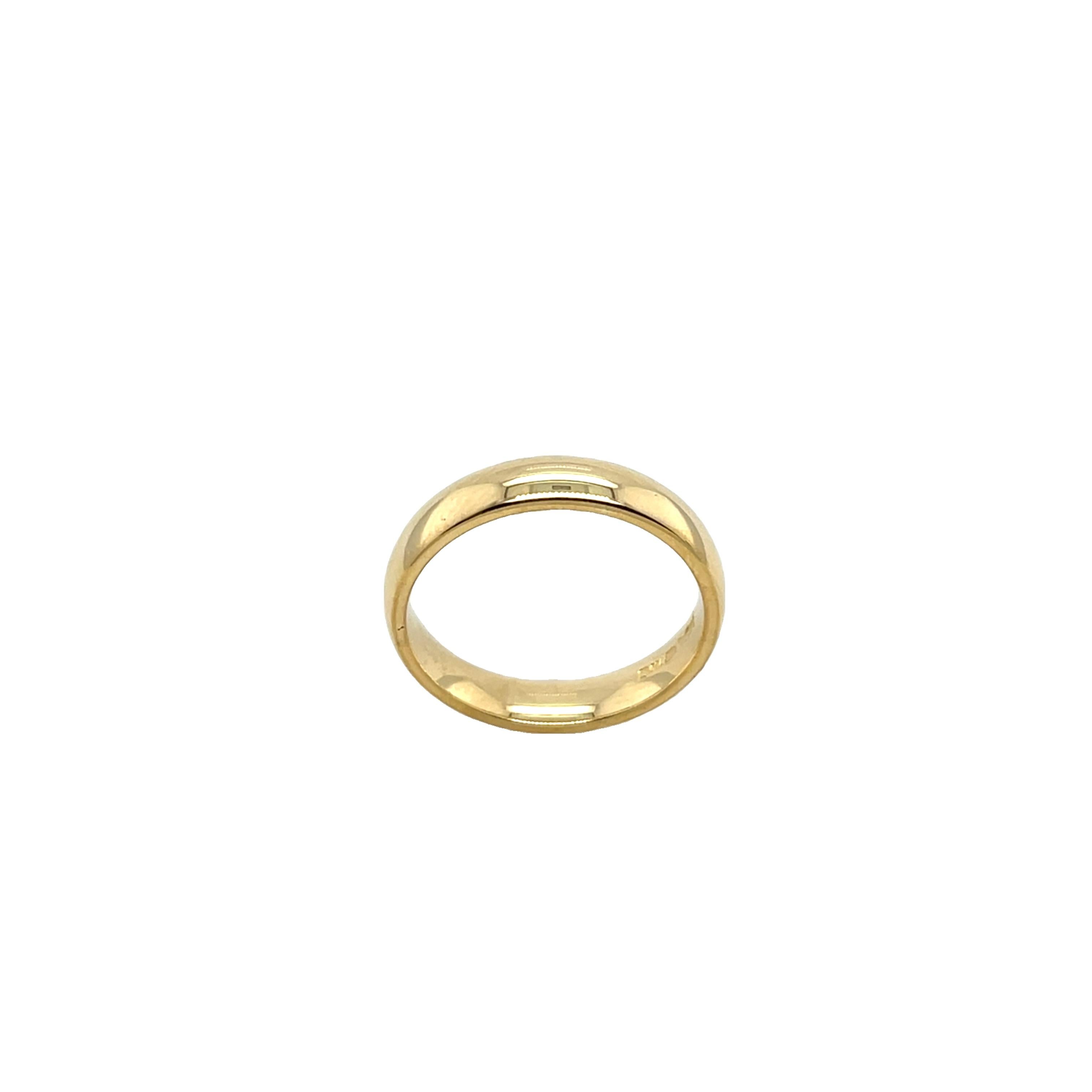 Anneau de mariage en or jaune 18ct 3.8mm en forme de cour  4.89g en vente 1