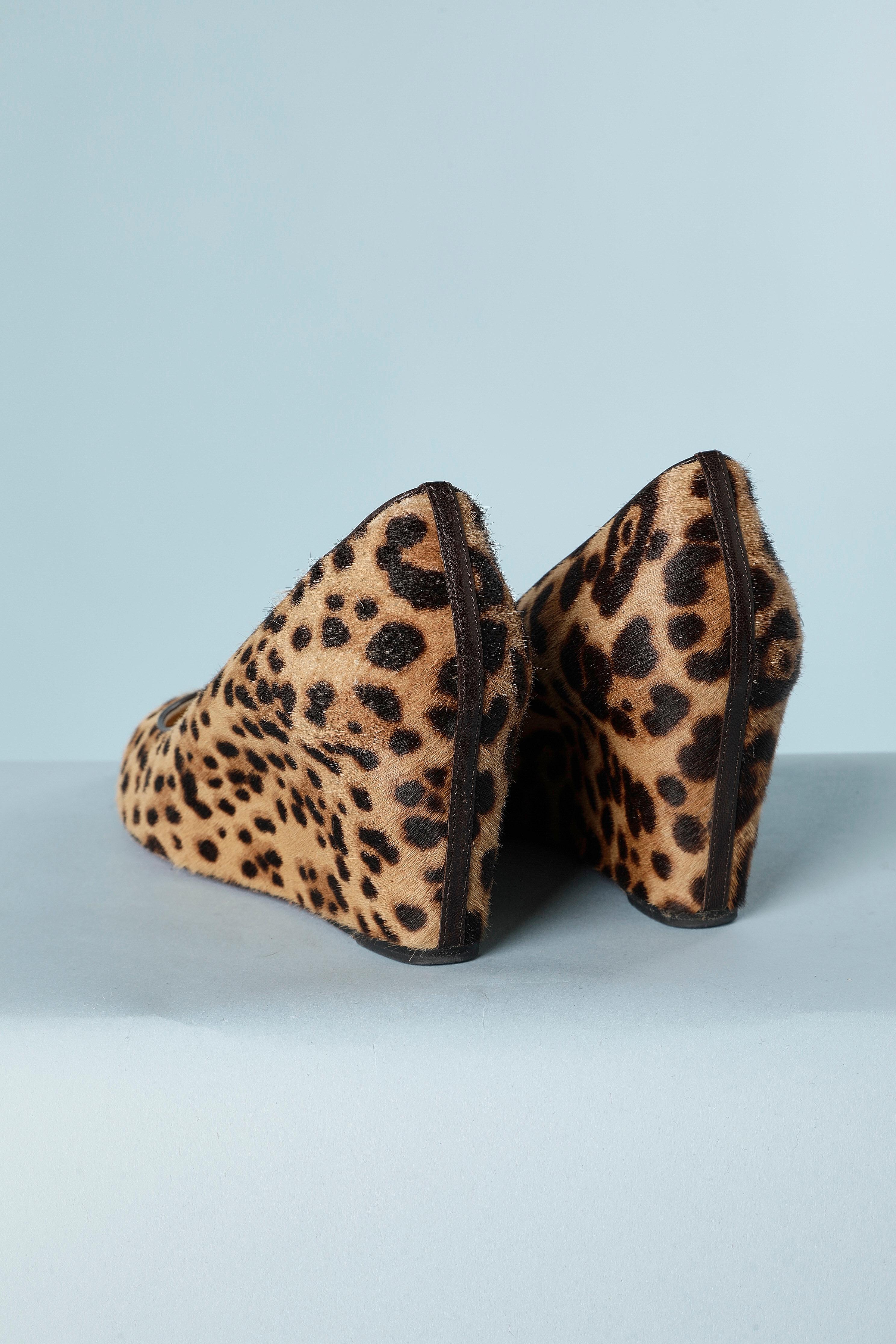 Wedge heel  pump made of goat fur with leopard print on Christian Louboutin  In Excellent Condition For Sale In Saint-Ouen-Sur-Seine, FR