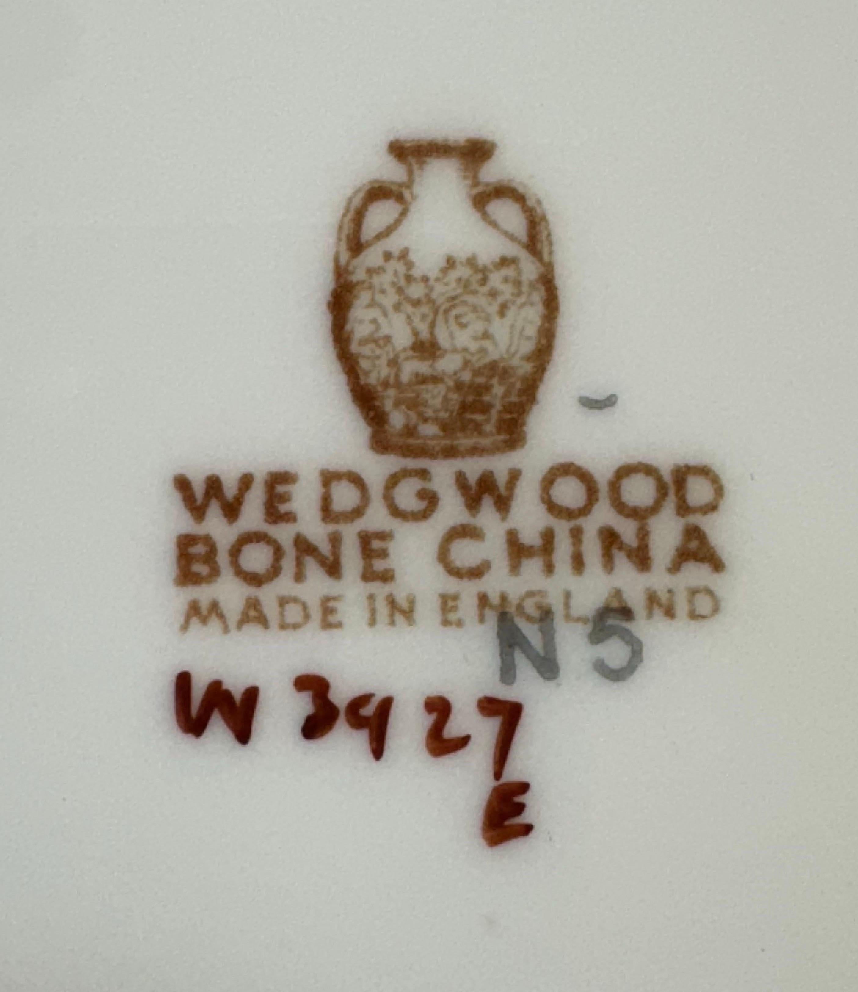 Wedgewood Service de table 6 pièces pour 12 Wedgewood 'Josephine Yellow' Bone China en vente 2