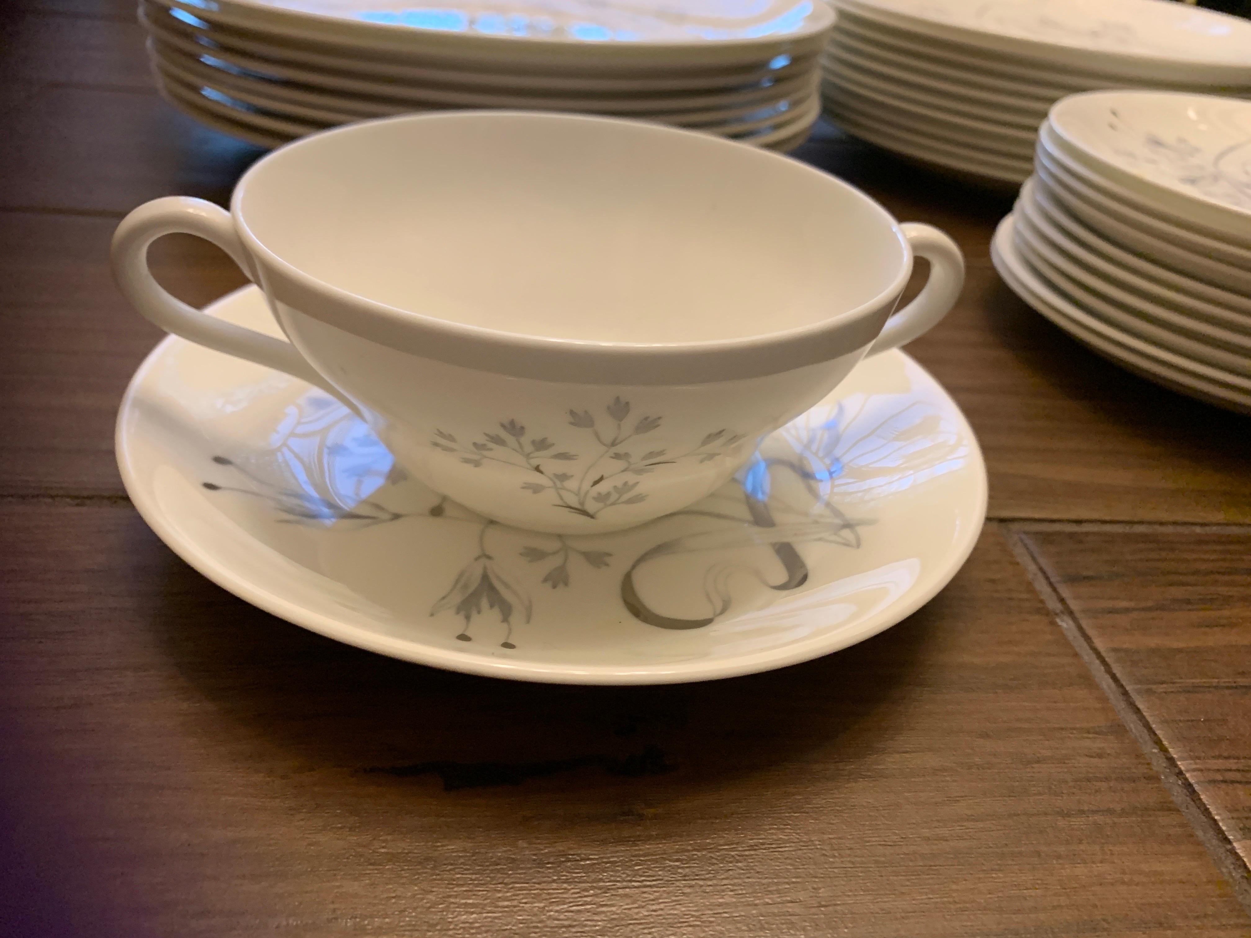 Porcelain Wedgewood England Bone China 65 Piece Service for 8 White & Hand-Paint Platinum For Sale
