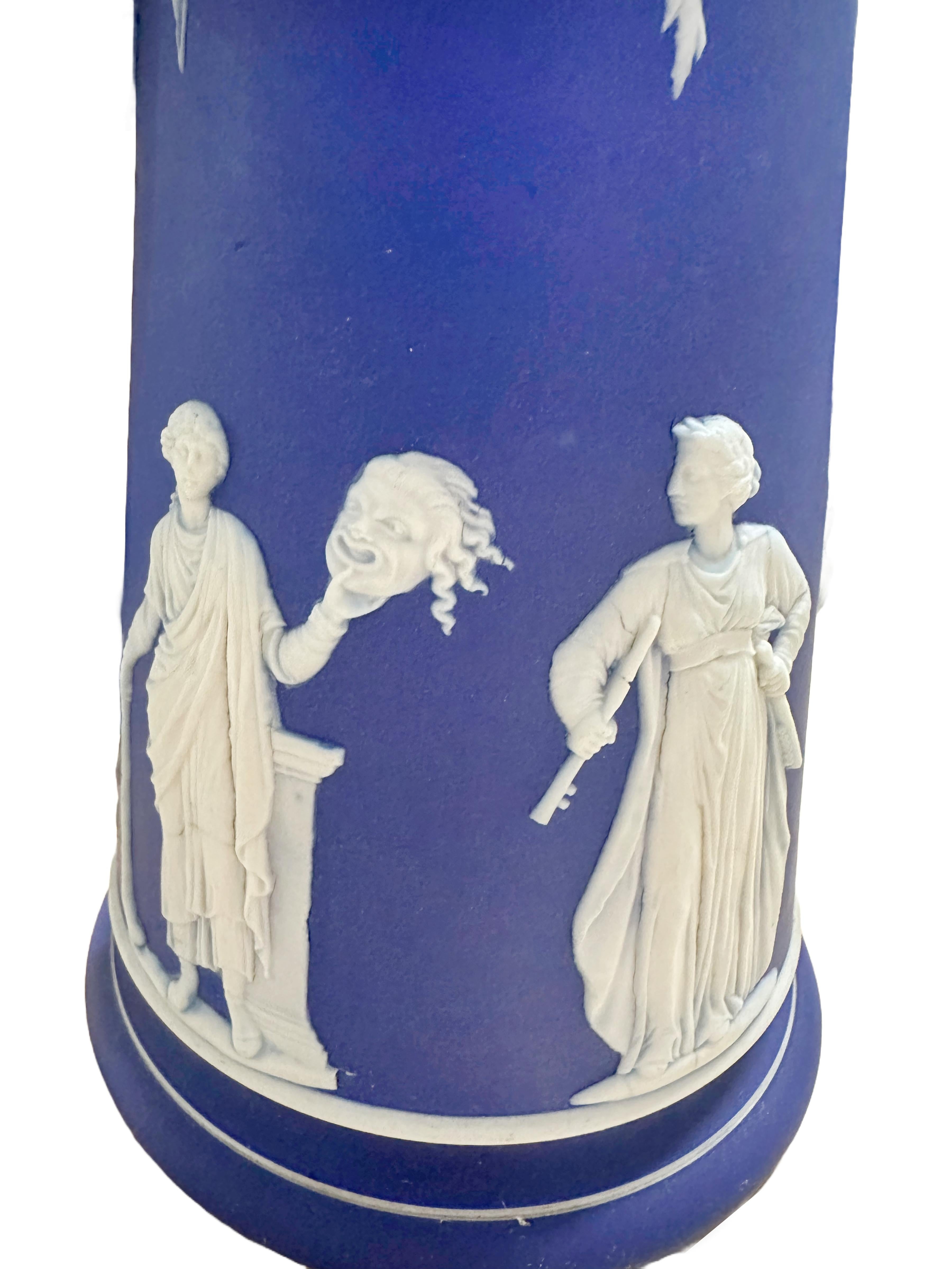 Caffettiera Wedgewood Jasperware blu e bianca in vendita 4