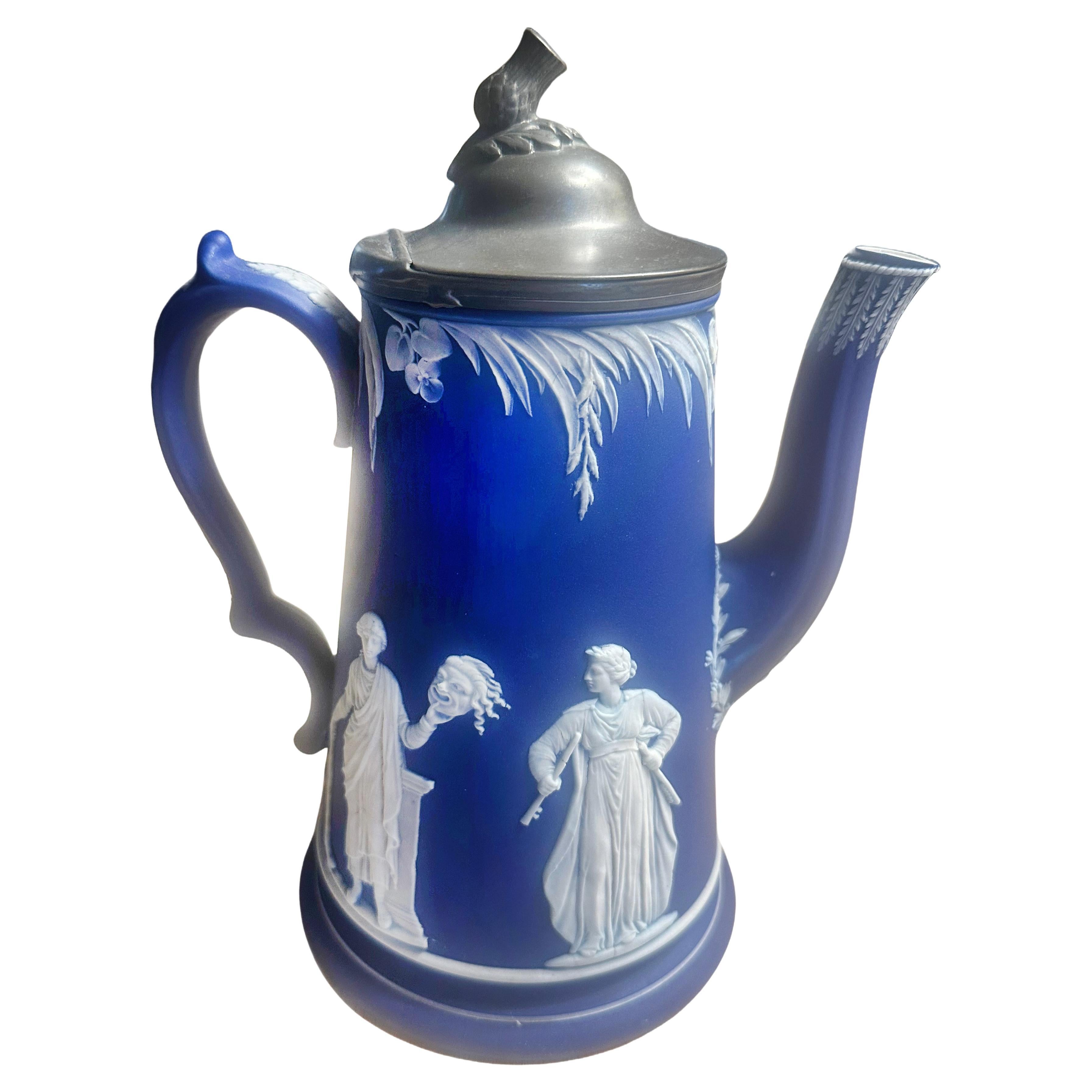 Wedgewood Jasperware Blau und weiß Kaffeekanne
