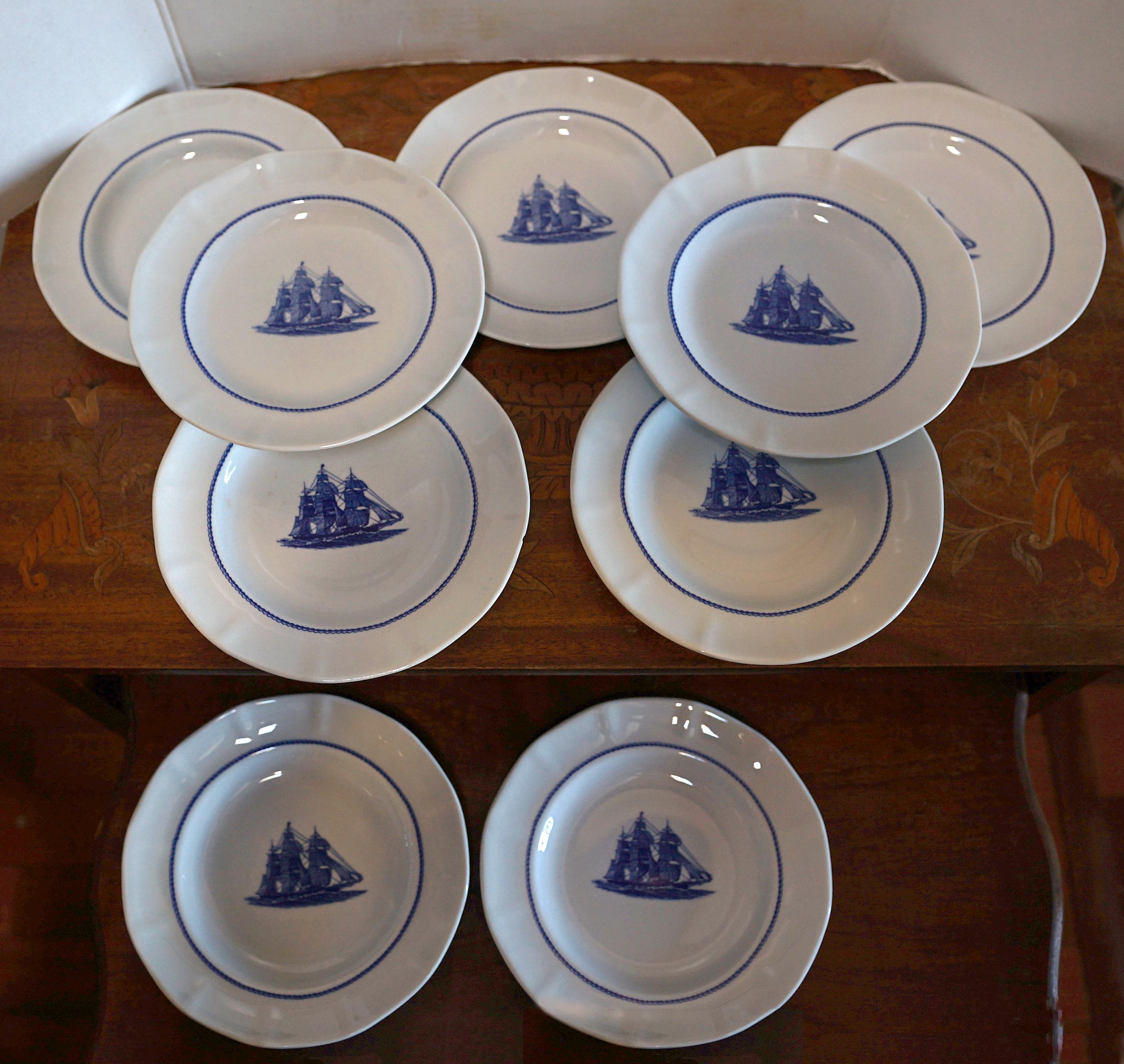 Classique américain Ensemble de 40 pièces de collection Wedgwood American Clipper en porcelaine bleue et blanche en vente