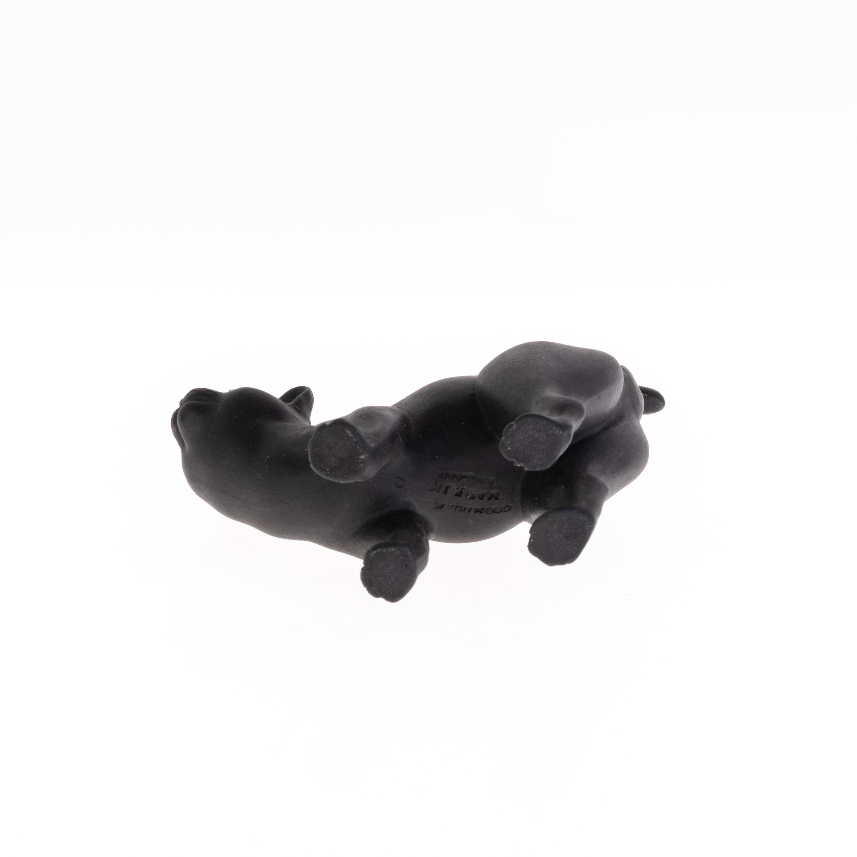 Antike schwarze Basalt-Katzenskulptur aus Wedgwood von Ernest Light (1880-1974), ca. 1915 (Porzellan) im Angebot