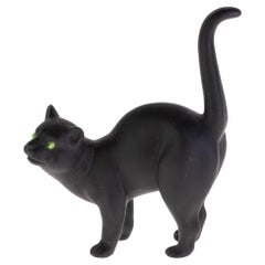 Wedgwood Sculpture antique en basalte noir représentant un chat, réalisée par Ernest Light (1880-1974) vers 1915