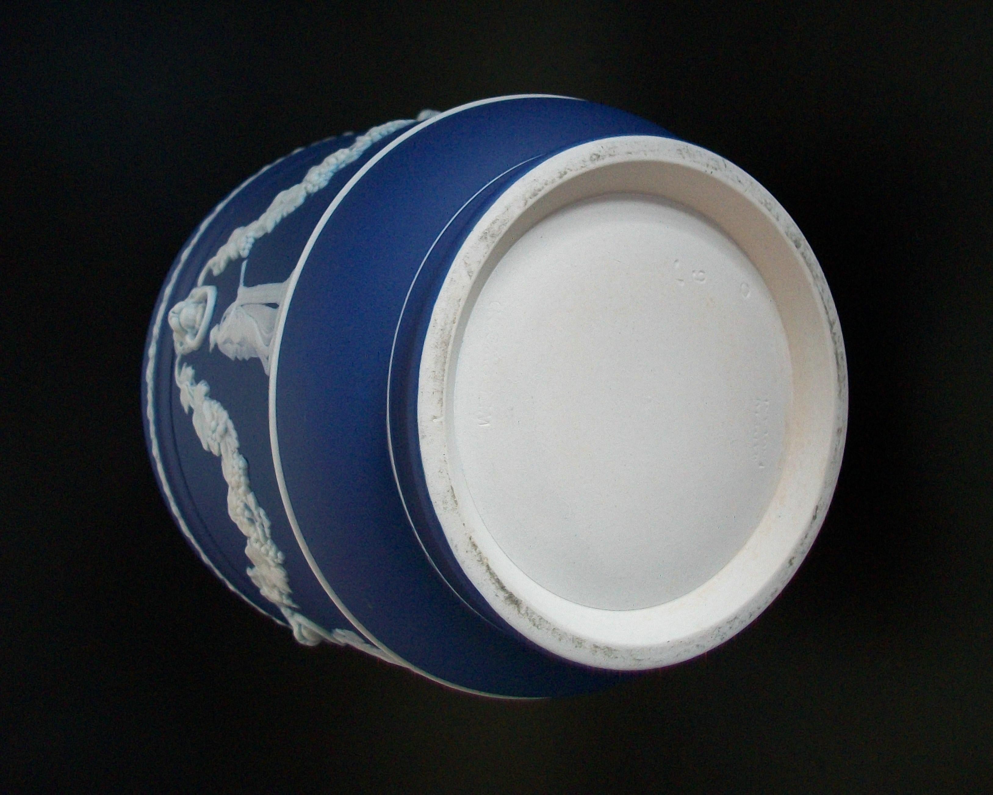 20th Century WEDGWOOD - Antique Blue Jasperware Neo Classical Planter - U.K. - Circa 1908
