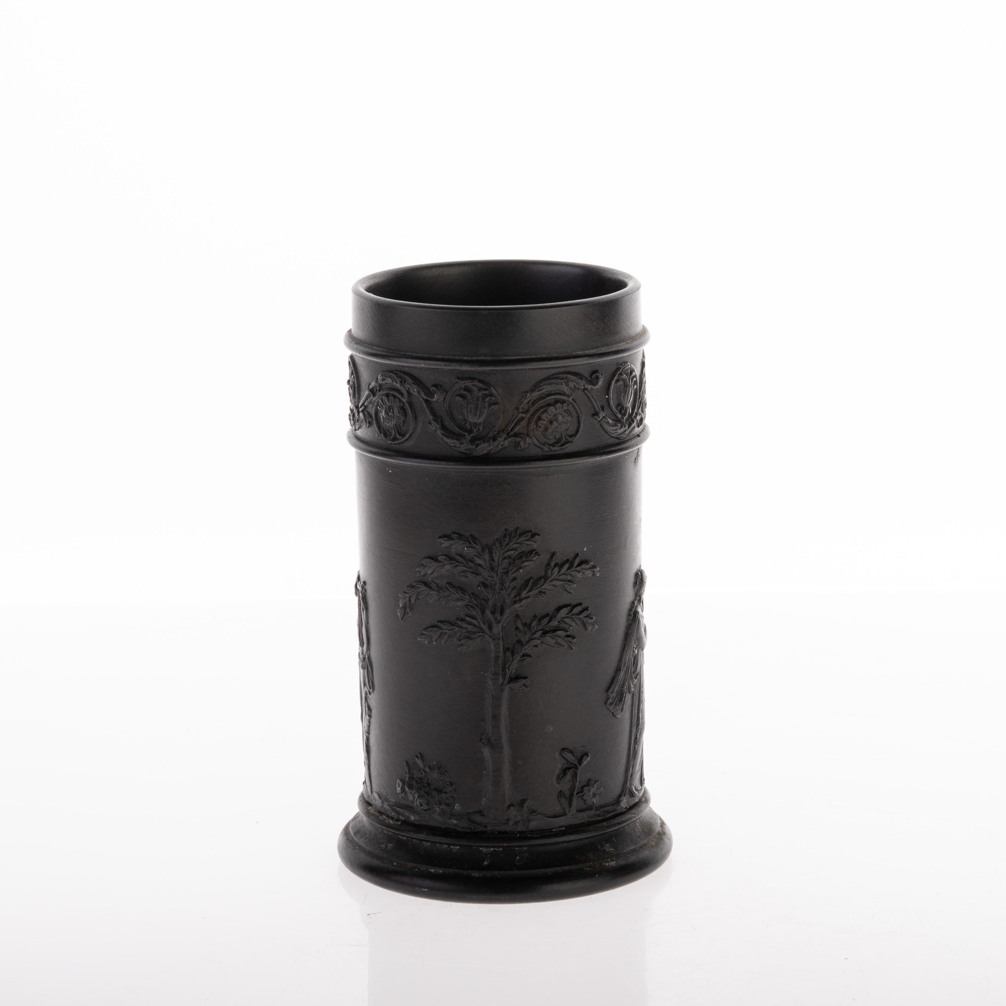 Antico vaso neoclassico di diaspro basaltico nero di Wedgwood del XIX secolo, con marchio impresso alla base.


Da una collezione privata

Spedizione internazionale gratuita.