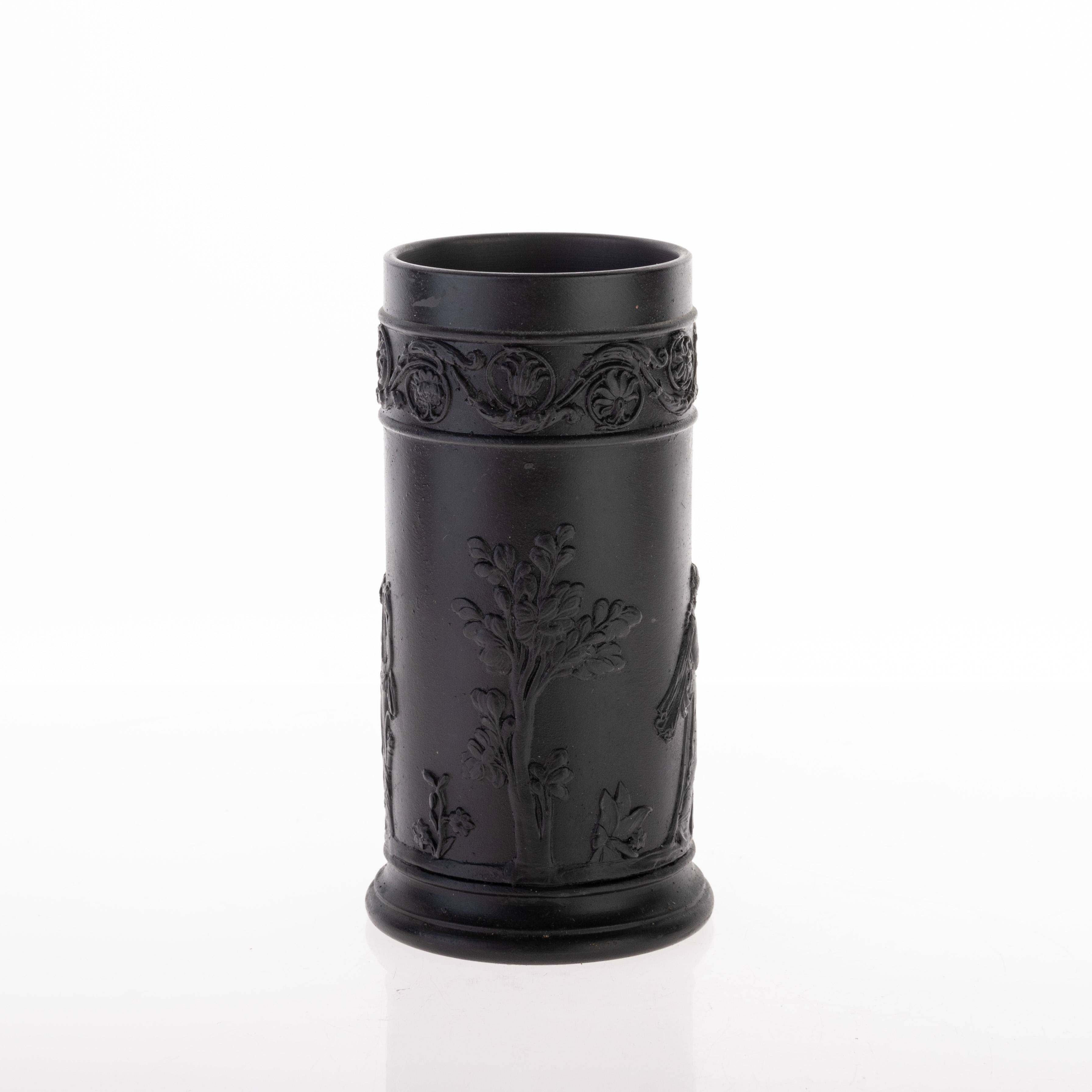 Antico vaso neoclassico di diaspro basaltico nero di Wedgwood del XIX secolo, con marchio impresso alla base.


Da una collezione privata

Spedizione internazionale gratuita.