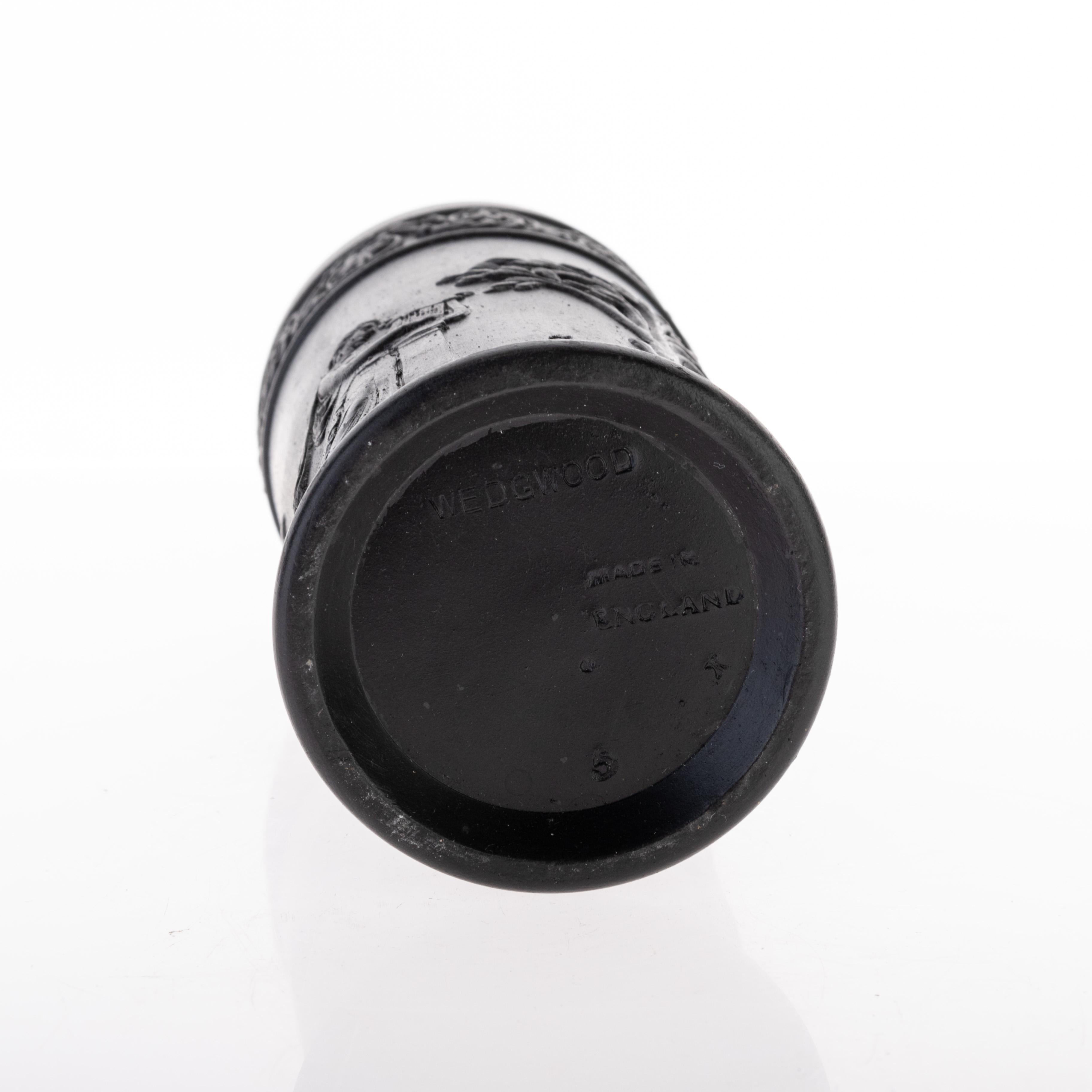 Antico vaso neoclassico di diaspro basaltico nero di Wedgwood del XIX secolo in vendita 1
