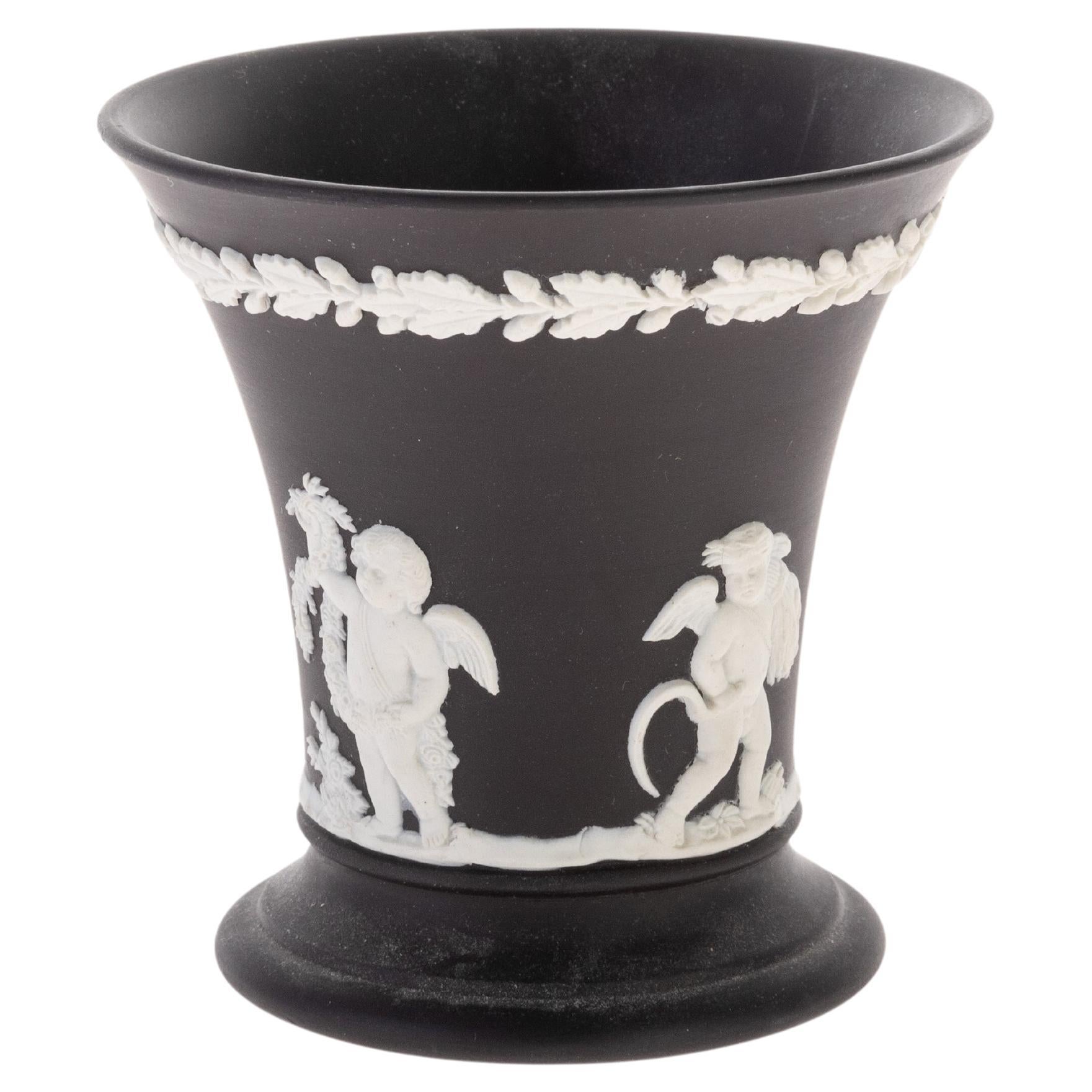 Wedgwood Antique Neoclassical Cherubs Black Basalt Jasper Vase