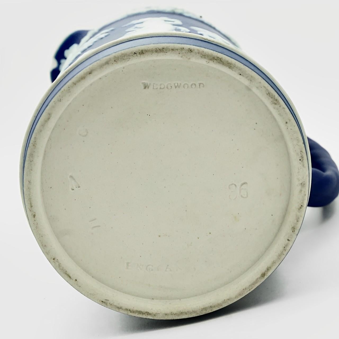 Ancien couvercle de pichet vertical en étain Wedgwood de style victorien bleu cobalt foncé en vente 2