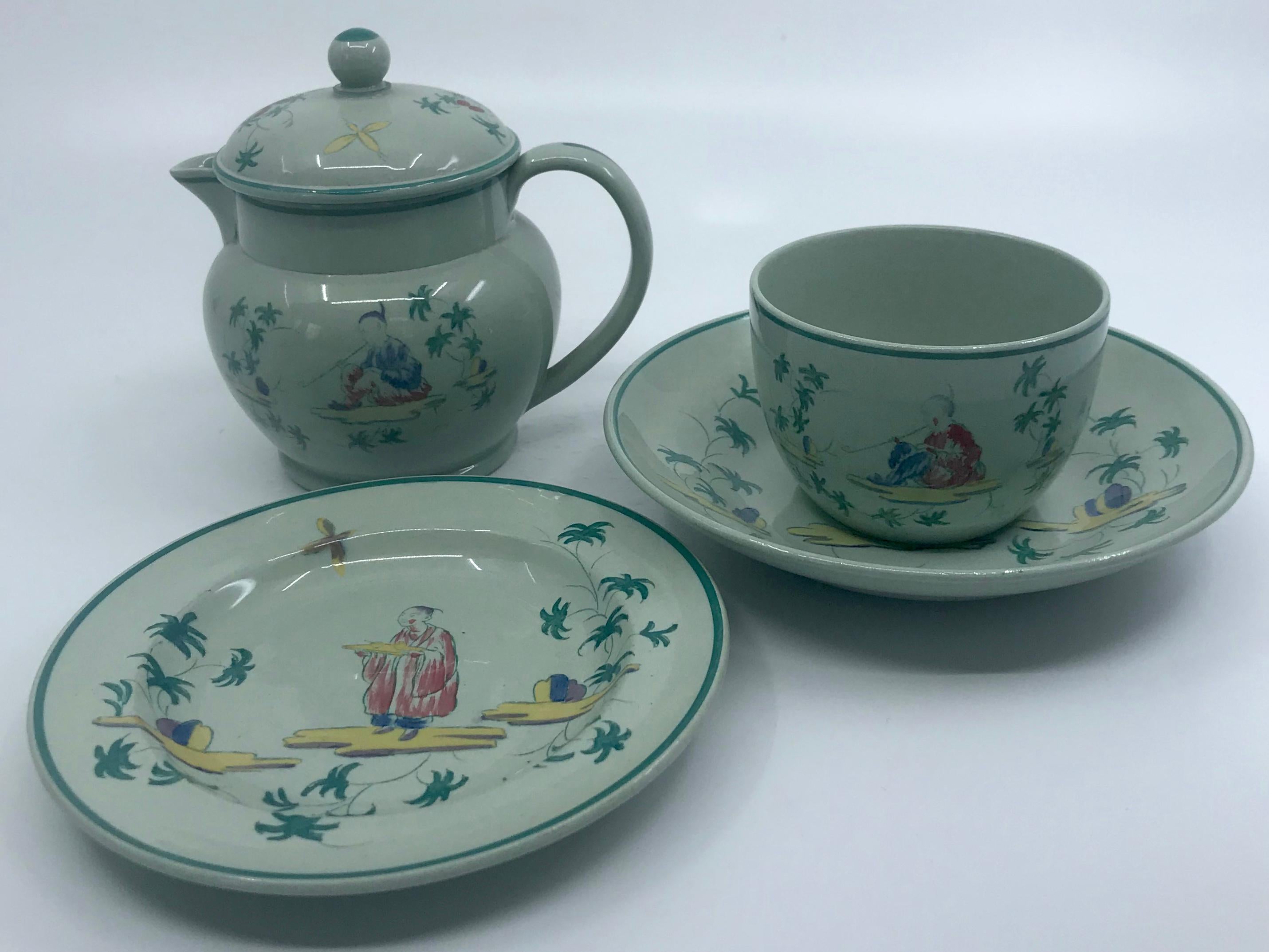 Wedgwood Apprey Celadon Chinoiserie Tea Set In Good Condition For Sale In New York, NY