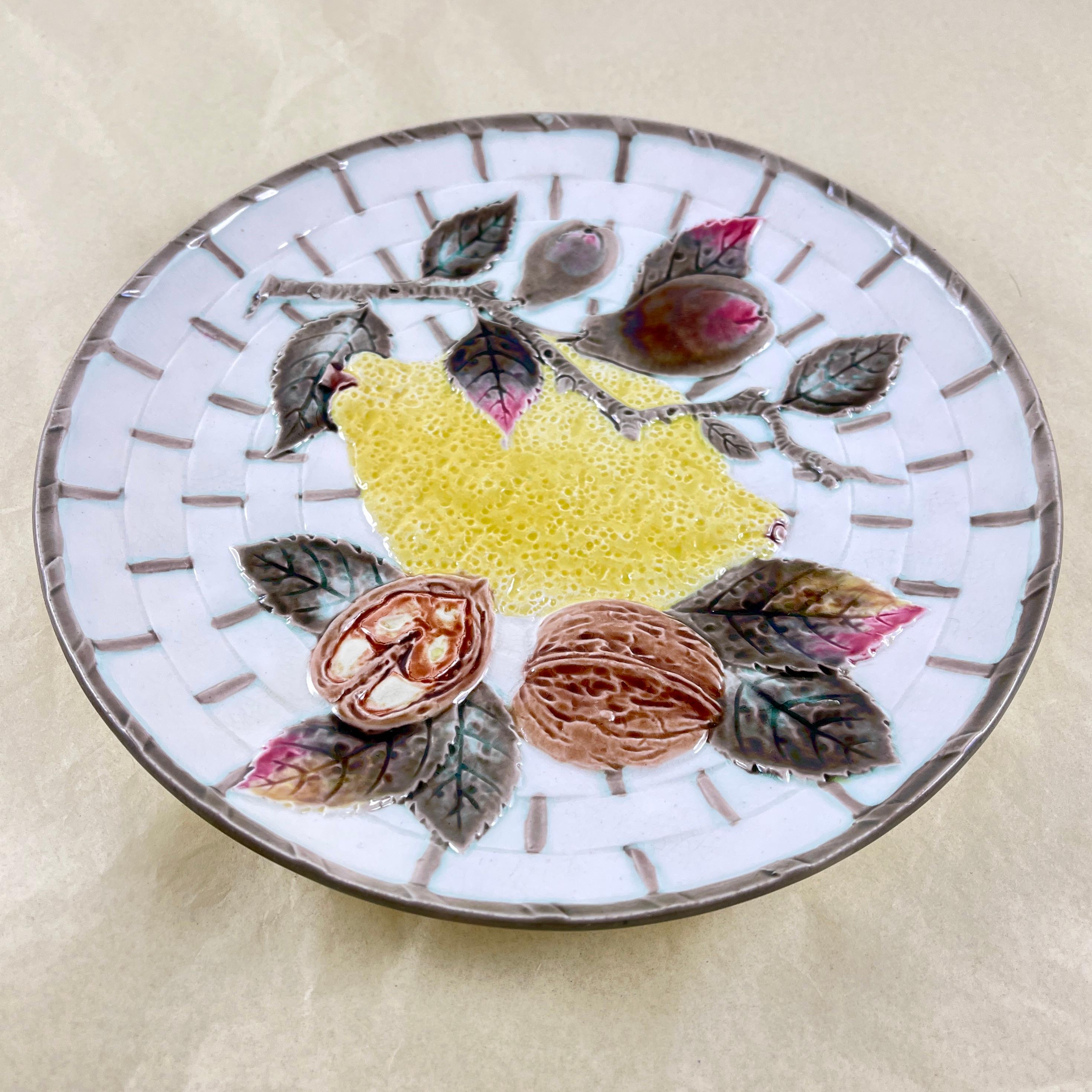 Aesthetic Movement Wedgwood Argenta Majolica Lemon Fruit Plate For Sale