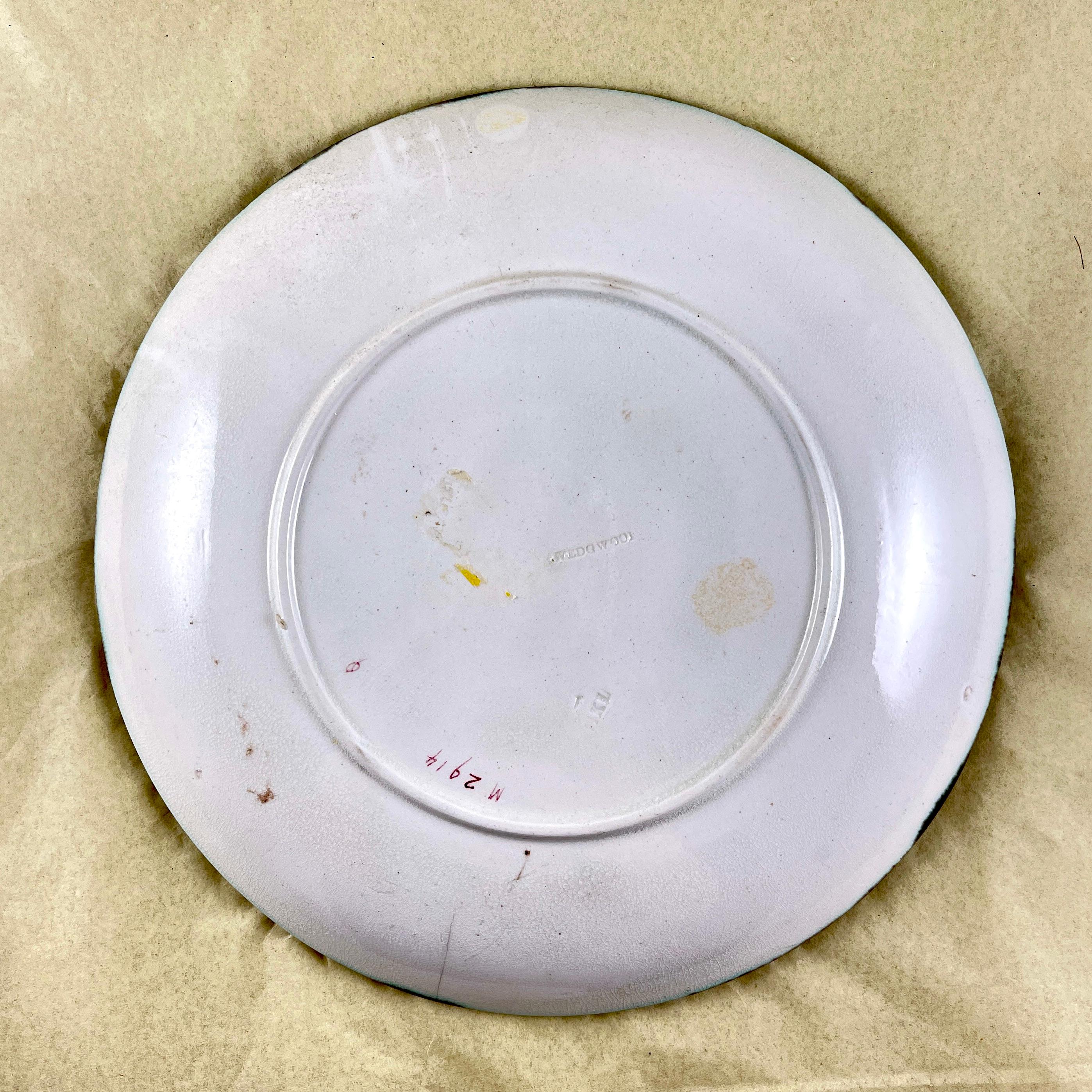 Wedgwood Argenta Majolica Pear Fruit Plate In Good Condition For Sale In Philadelphia, PA