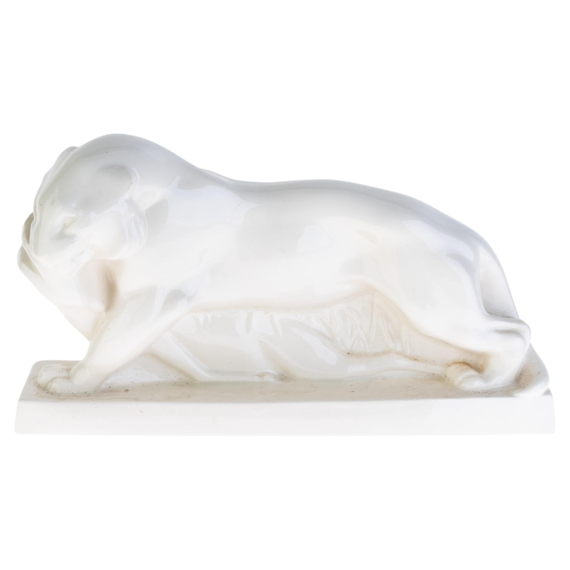 Wedgwood Art Deco Crema smaltata Tigre con preda scultura Designer John Skeaping