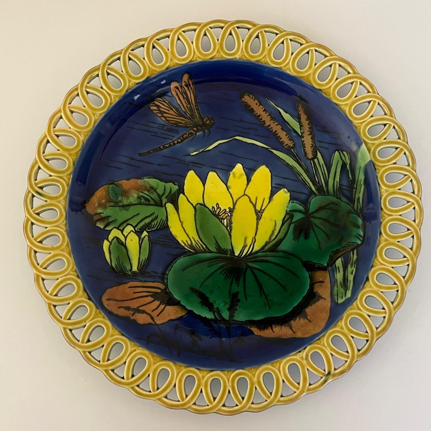 Wedgwood Art Nouveau Assiette Lilypad avec bords réticulés, c. 1874 en vente 2
