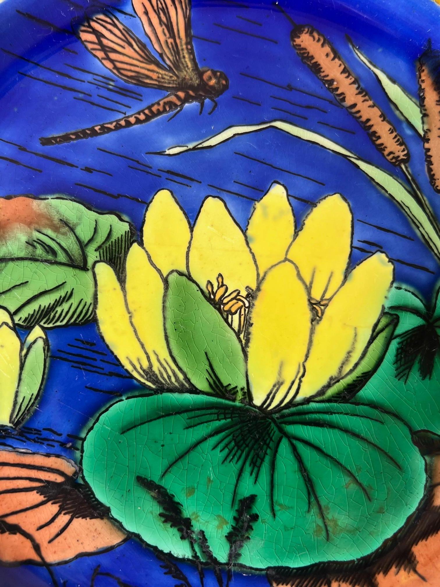 Fin du XIXe siècle Wedgwood Art Nouveau Assiette Lilypad avec bords réticulés, c. 1874 en vente