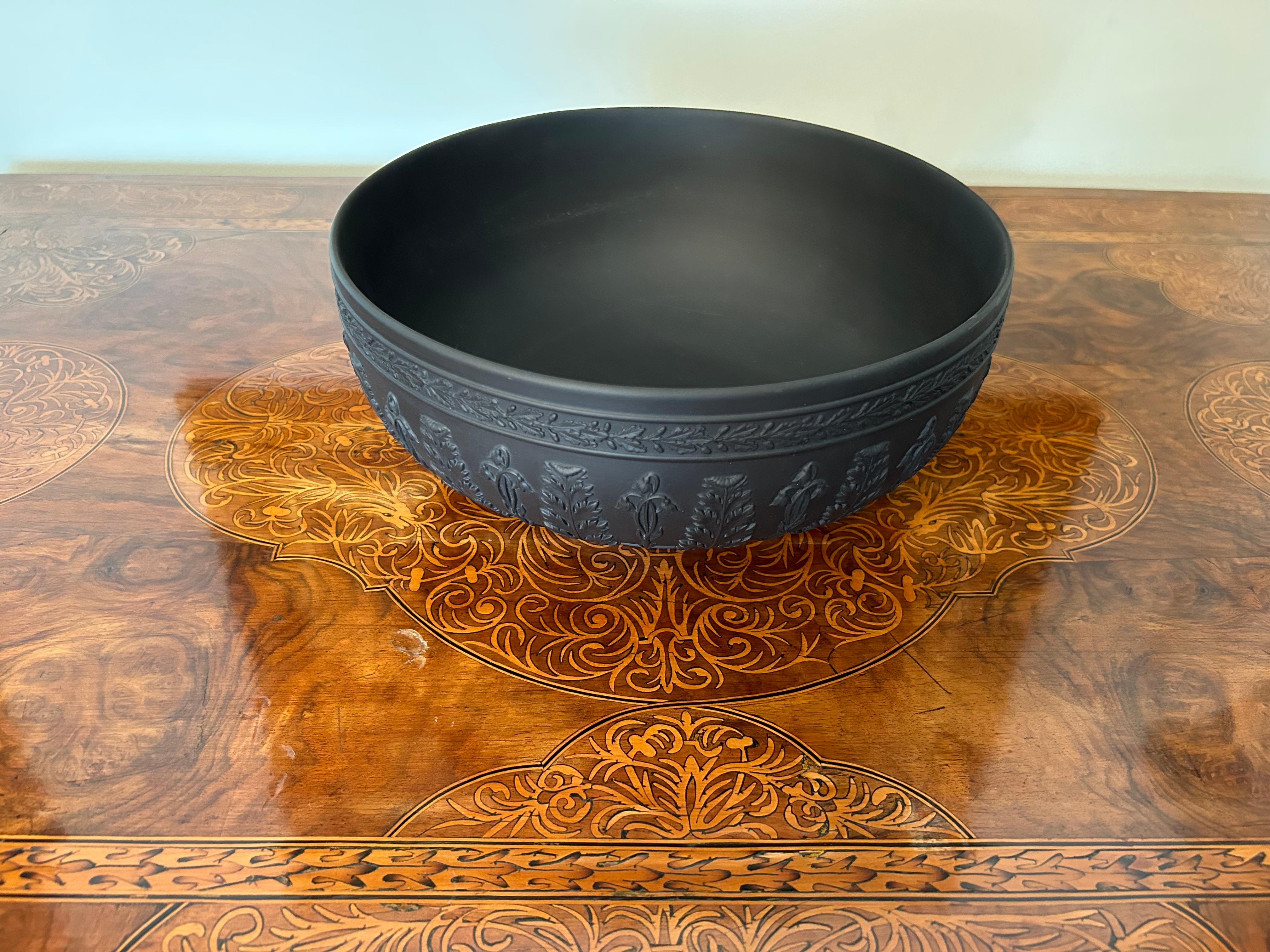 Classical Greek Wedgwood Basalt  Black Acanthus Bowl For Sale