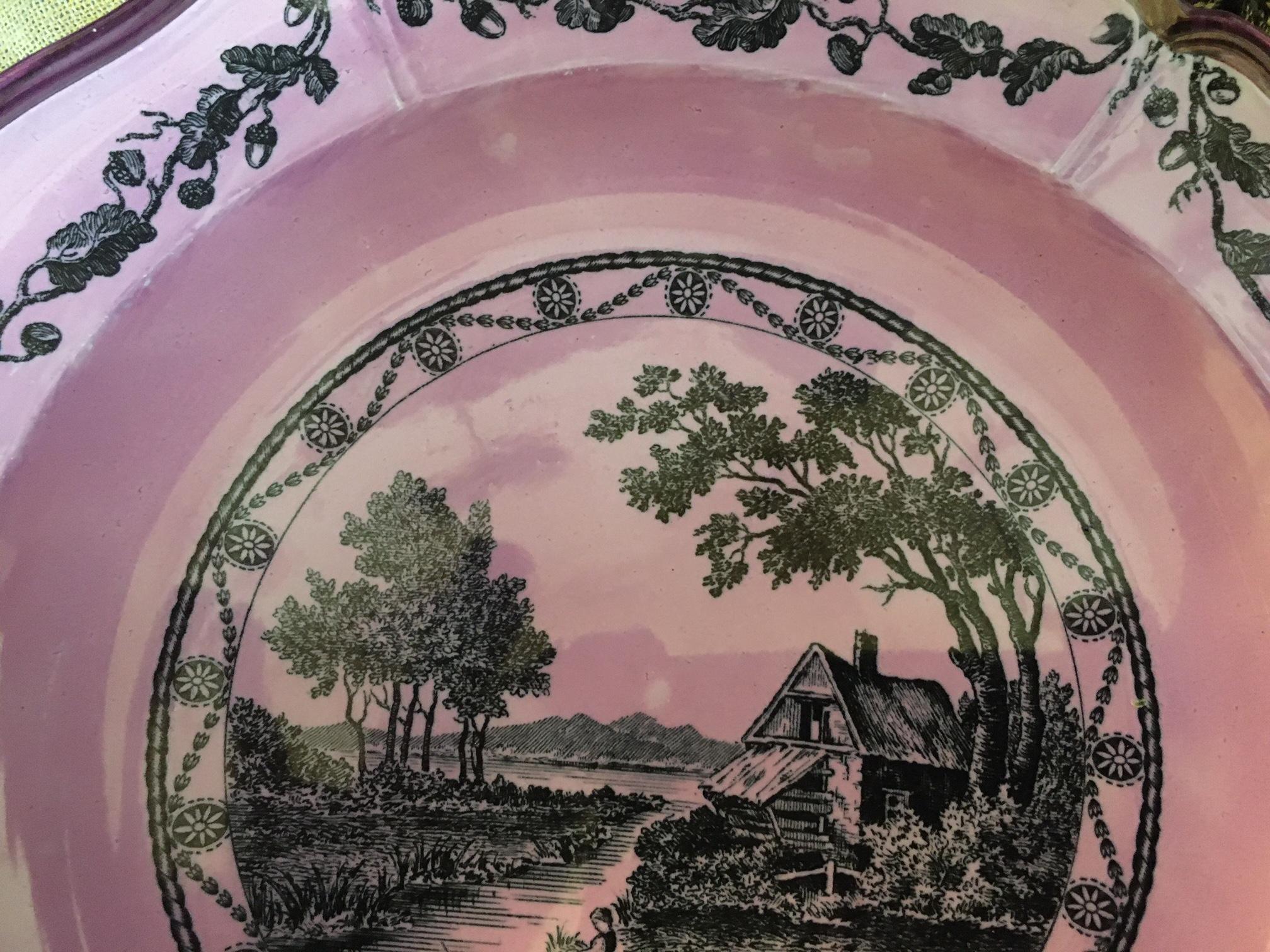 Wedgwood Bewick Etruria Pattern Set of Six English Pink Luster Plates In Good Condition For Sale In Savannah, GA