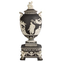 Schwarzer und weißer Jaspis "Pegasus" Vase mit Deckel von Wedgwood, 19. Jahrhundert