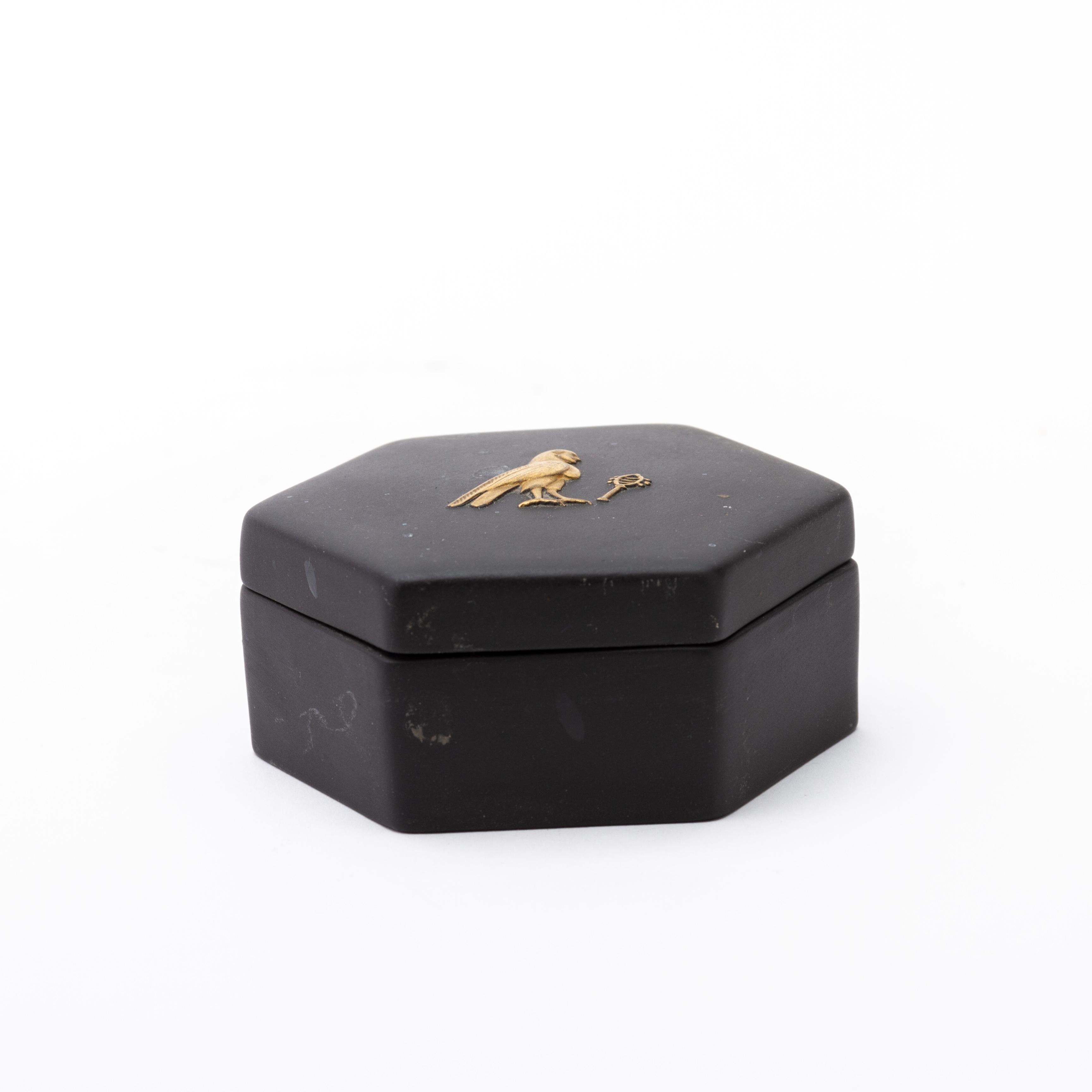 Wedgwood Black Basalt Egyptian Revival Cameo Circular Trinket Box
Good condition
Free international shipping.